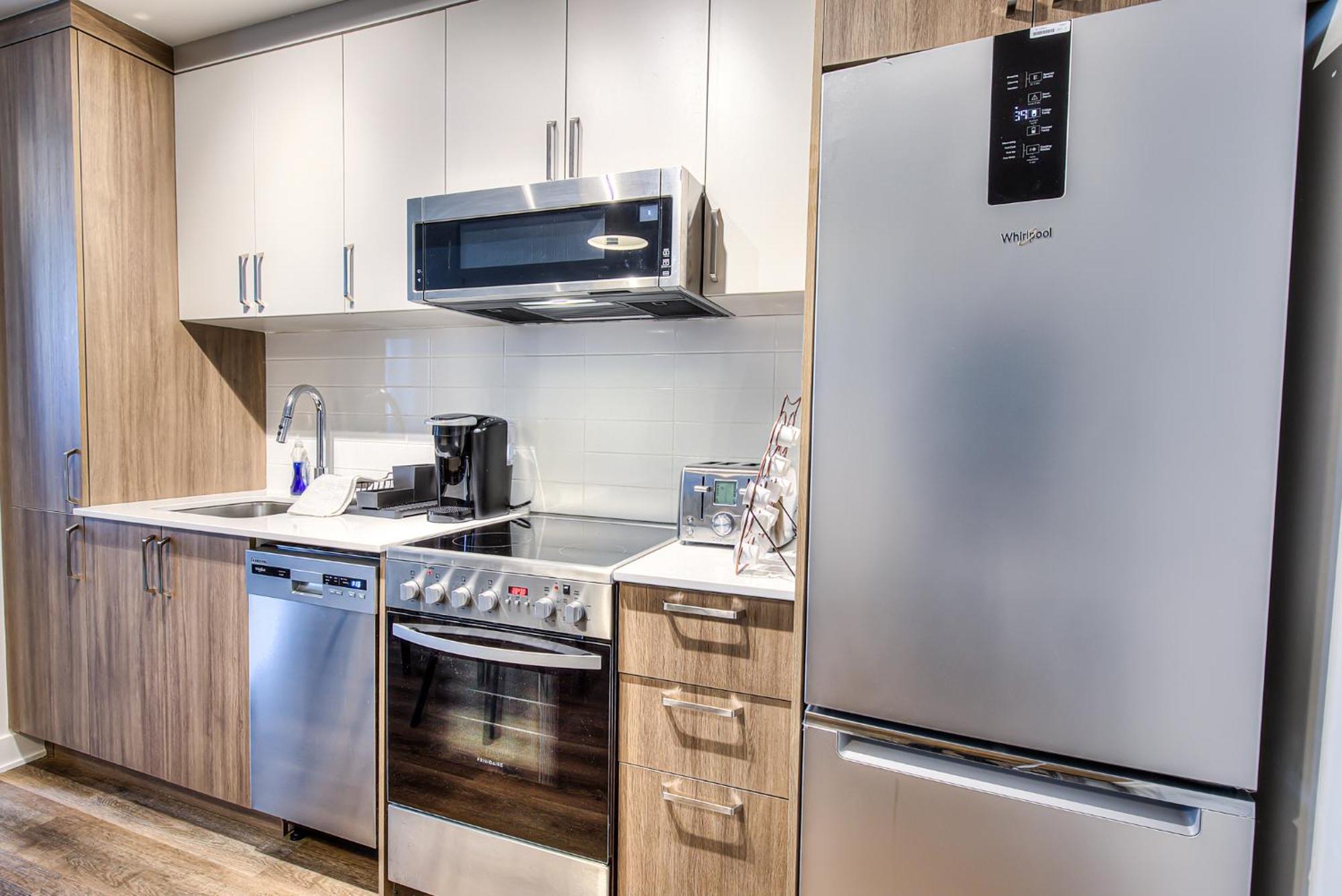 2br+gym For Vip Corporate & Students Downtown Mtl * Montreal