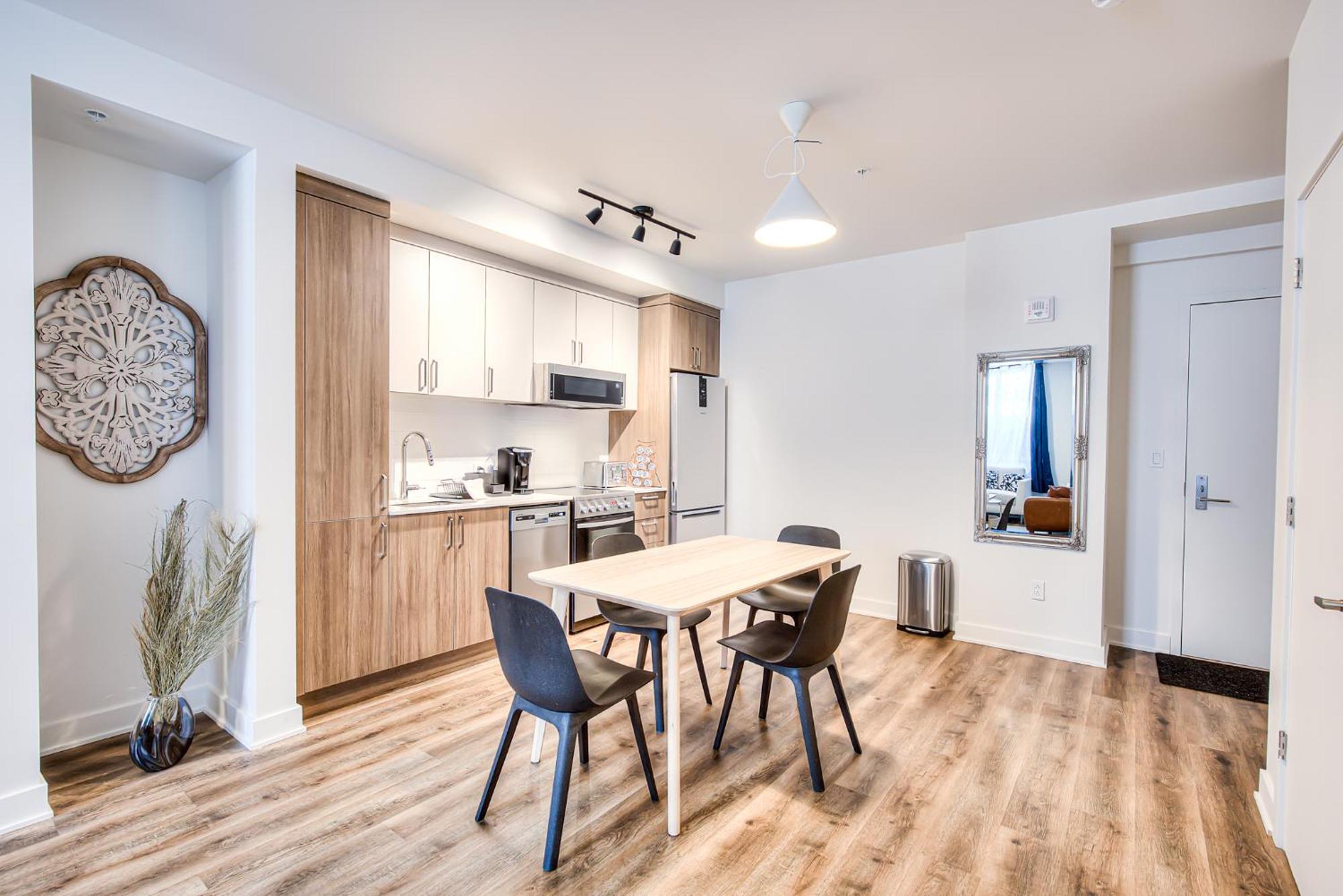 Apartment 2br+gym For Vip Corporate & Students Downtown Mtl *
