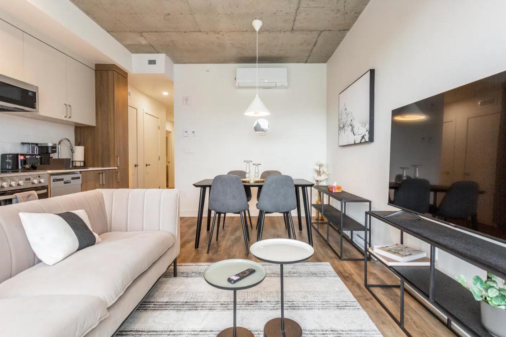 2br+gym For Vip Corporate & Students Downtown Mtl *