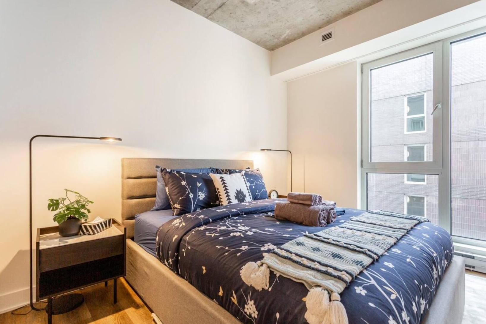 2br+gym For Vip Corporate & Students Downtown Mtl Apartment *