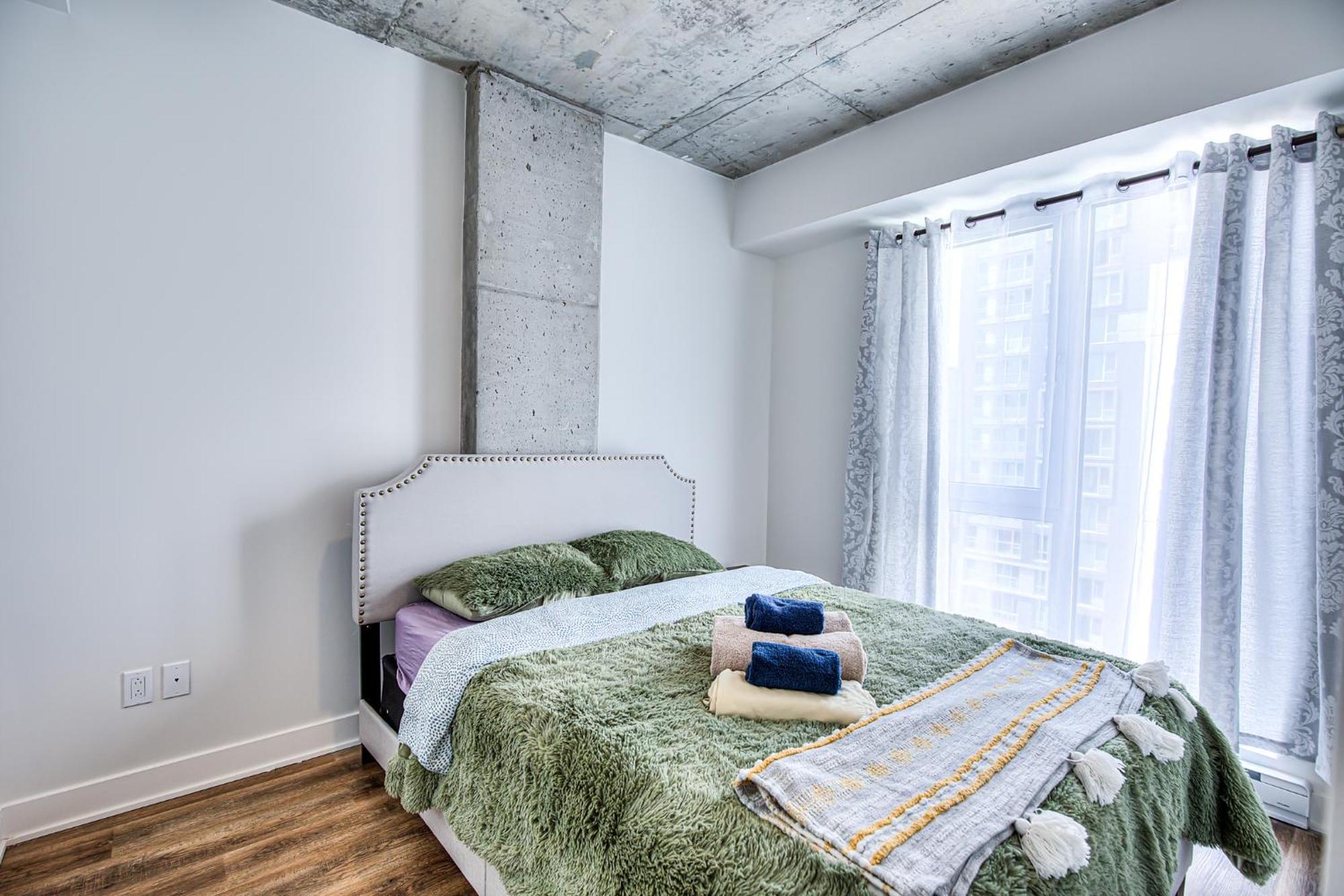 2br+gym For Vip Corporate & Students Downtown Mtl *
