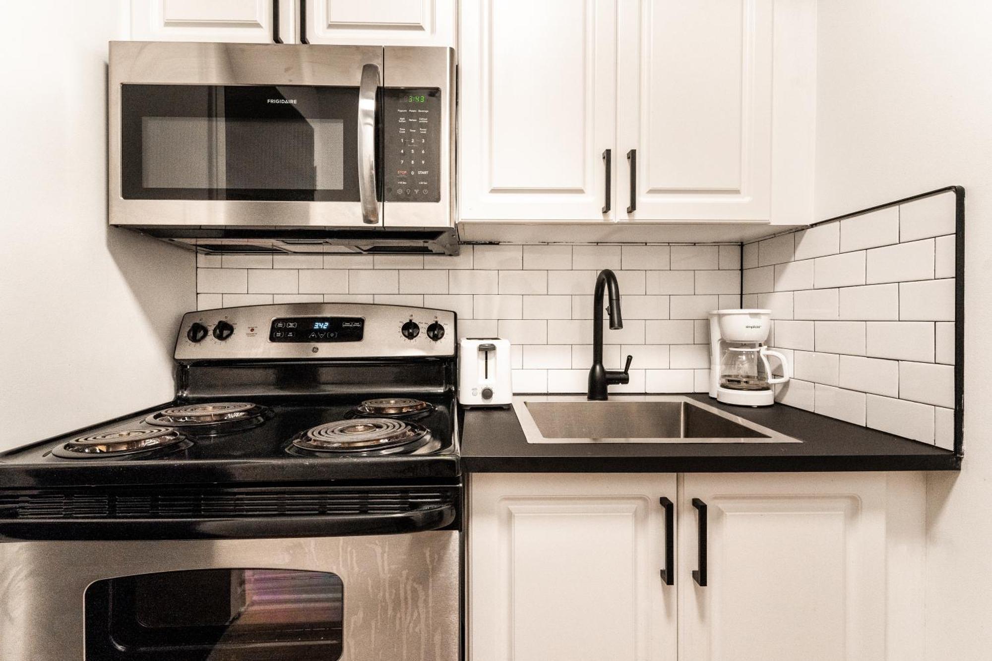 Studio In Plateau Mont-royal - 102