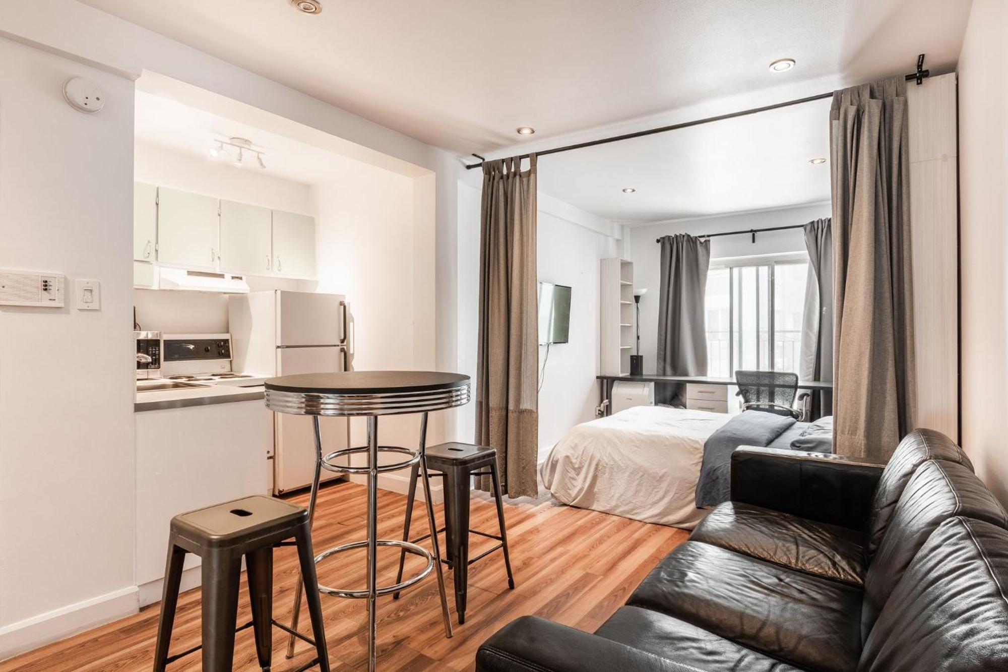 Cozy In Near Downtown - 101 Apartment