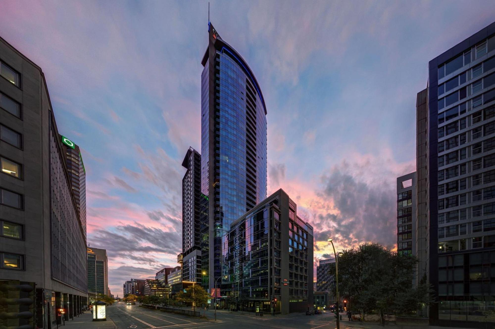 Courtyard Par Marriott Centre-ville Hotel
