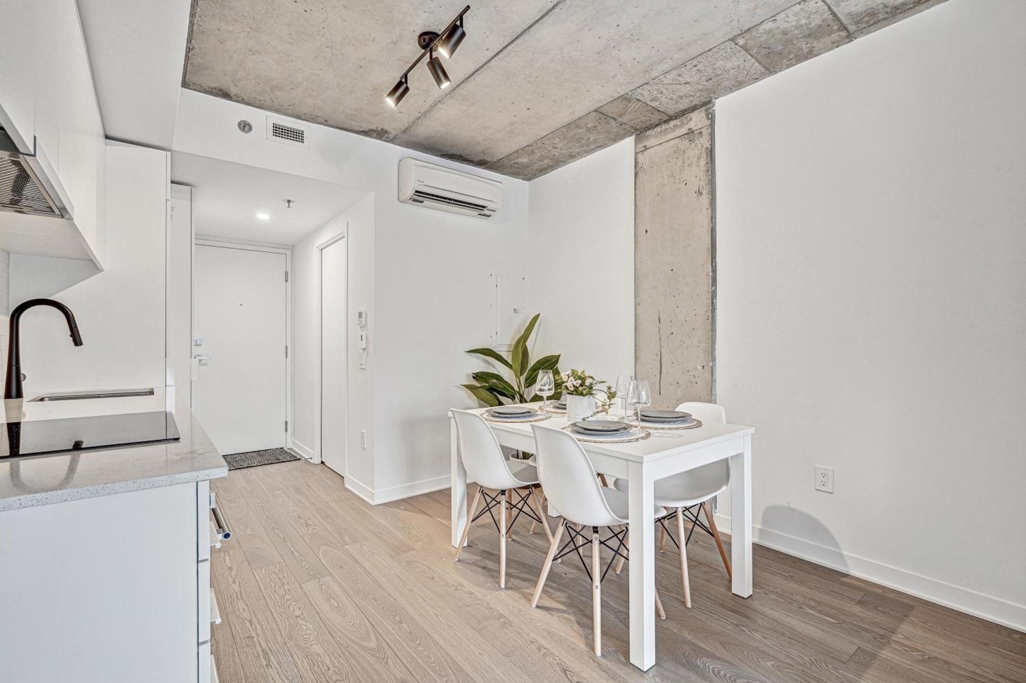 Downtown Apartment *