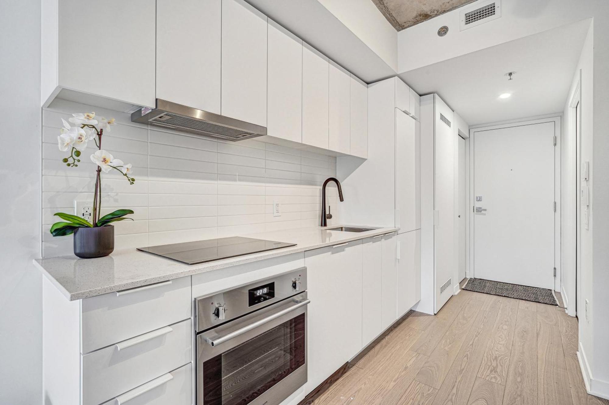 Downtown Apartment *