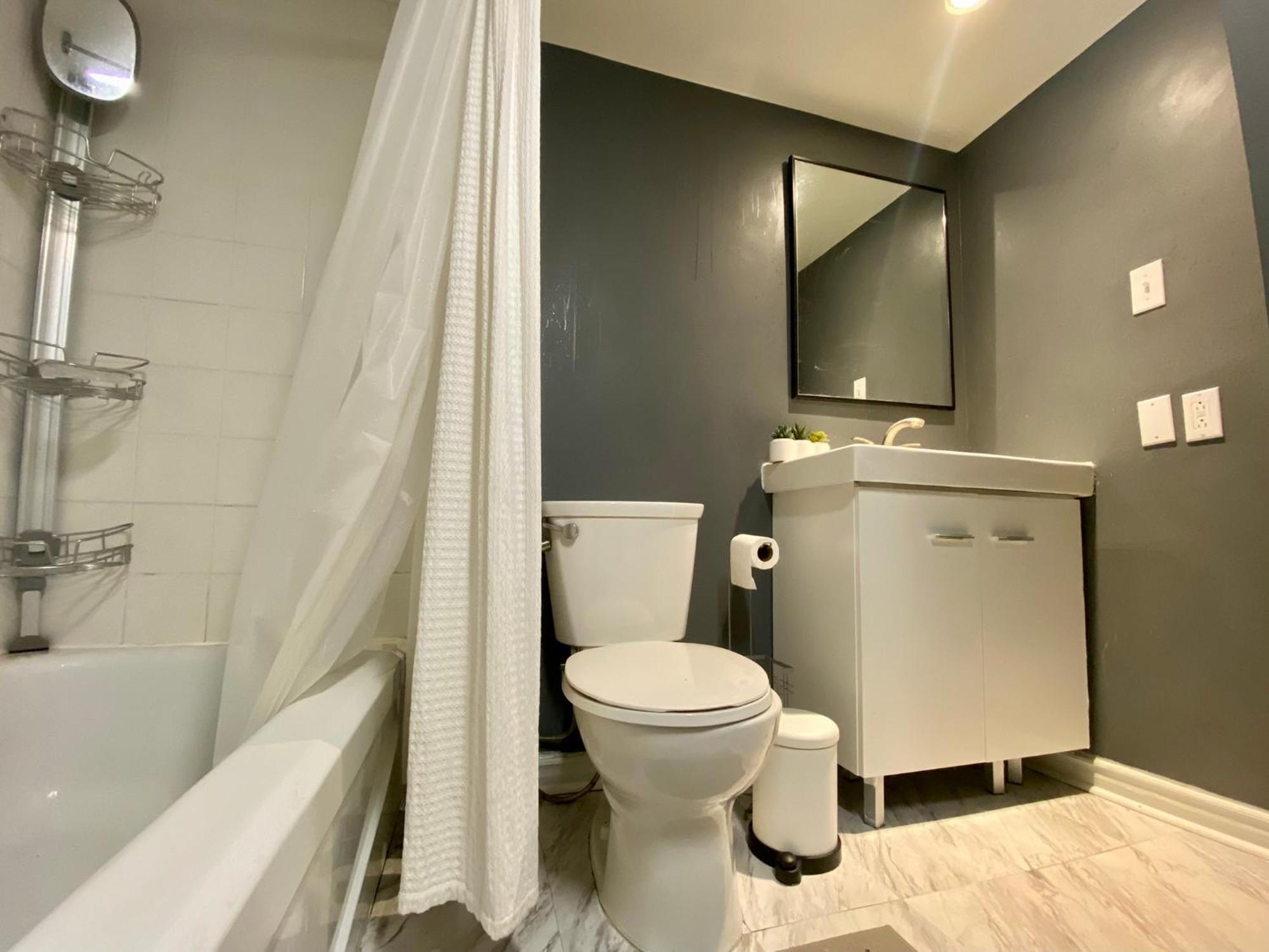 Lovely 2-bedroom At The Heart Of Le-plateau Apartment *