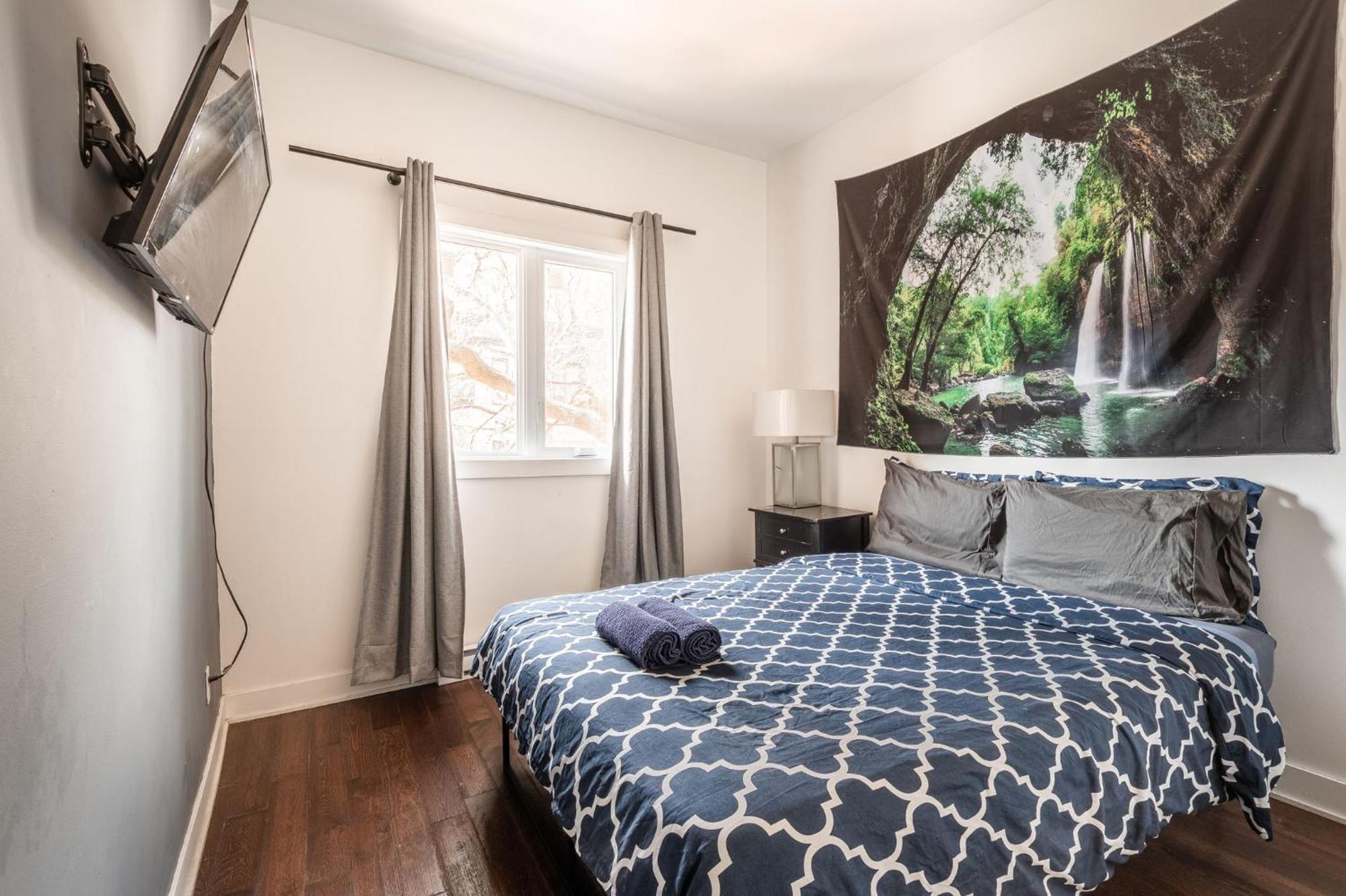 Apartment 3 - 2234 Montreal