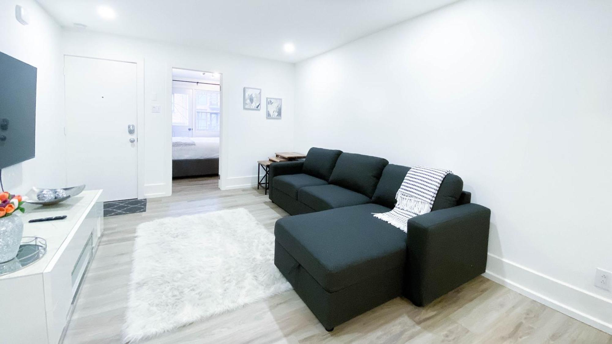 Apartment Lovely 1 Bed & Sofa Bed In Plateau Steps From Laurier Metro