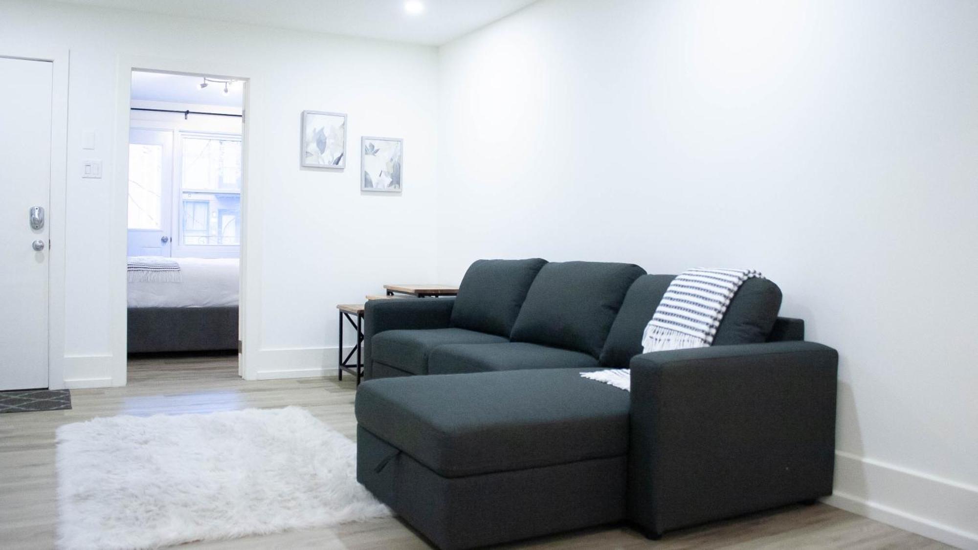 Apartment Lovely 1 Bed & Sofa Bed In Plateau Steps From Laurier Metro Montreal