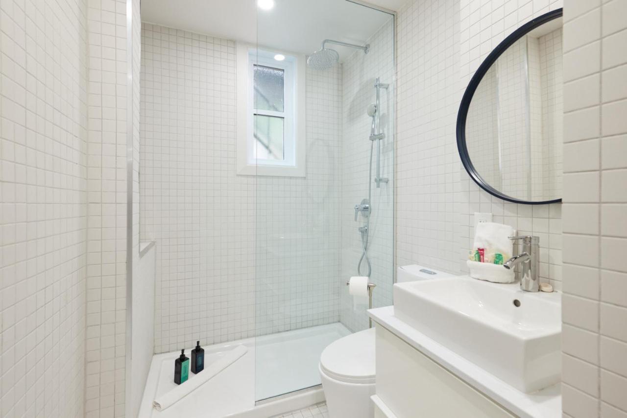 Chic 2 Bedroom In Le Plateau By Denstays Apartment *
