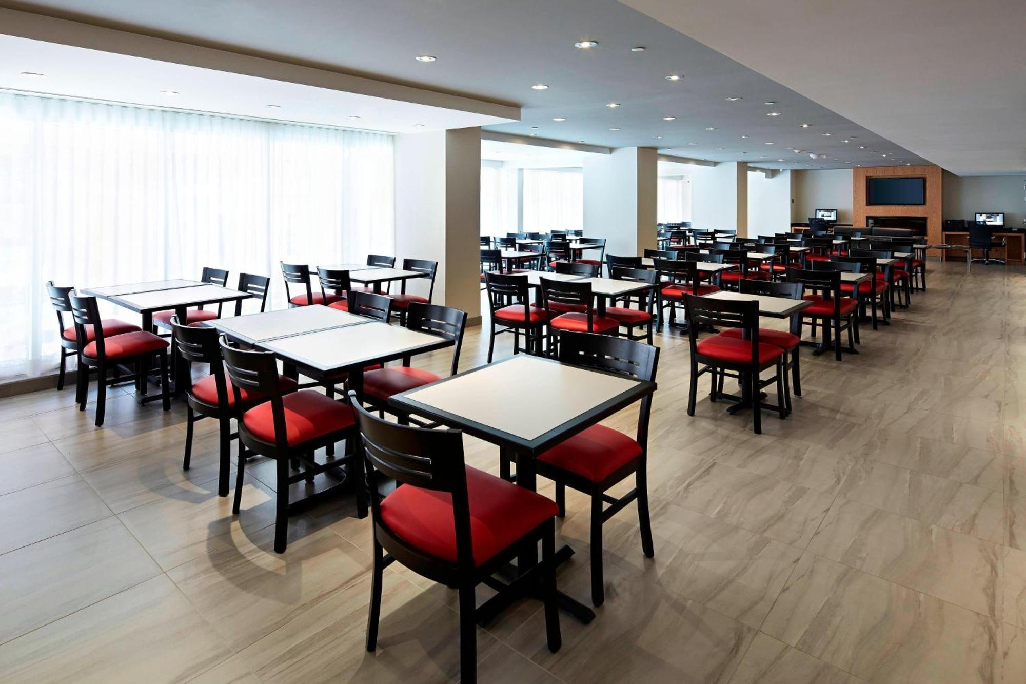 By Marriott Downtown Hotel 4*