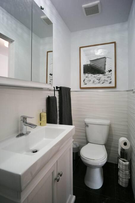Apartment Hresidences Modern On Main St Laurent Blvd *