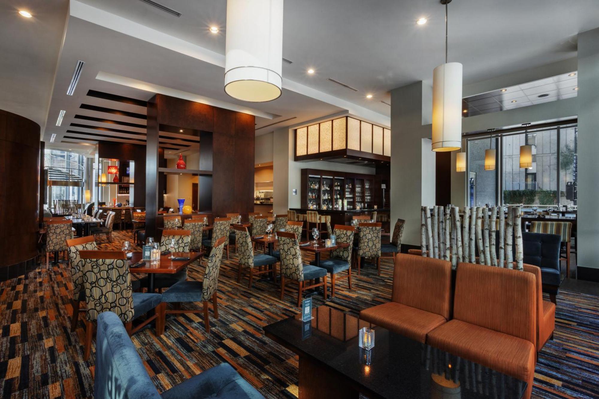 Courtyard Par Marriott Centre-ville Hotel