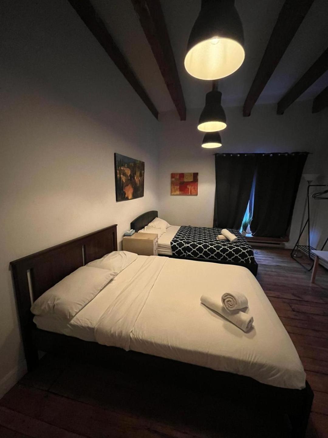 Le 402 Hostel *