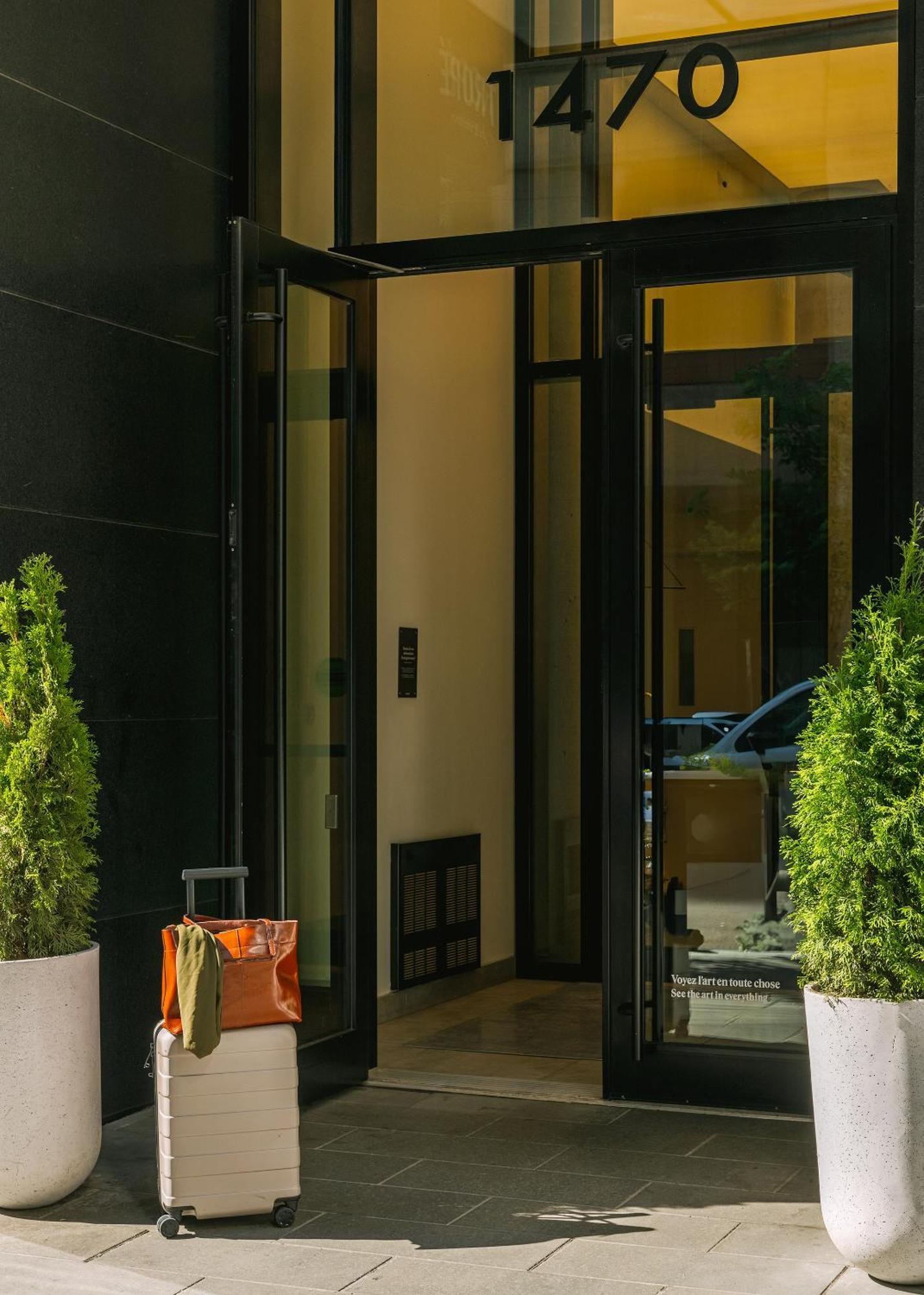 Sonder Maisonneuve Aparthotel 3*