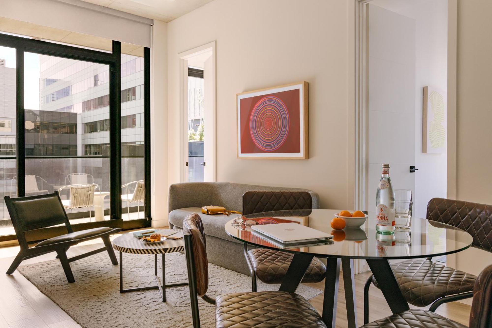 Sonder Maisonneuve Aparthotel