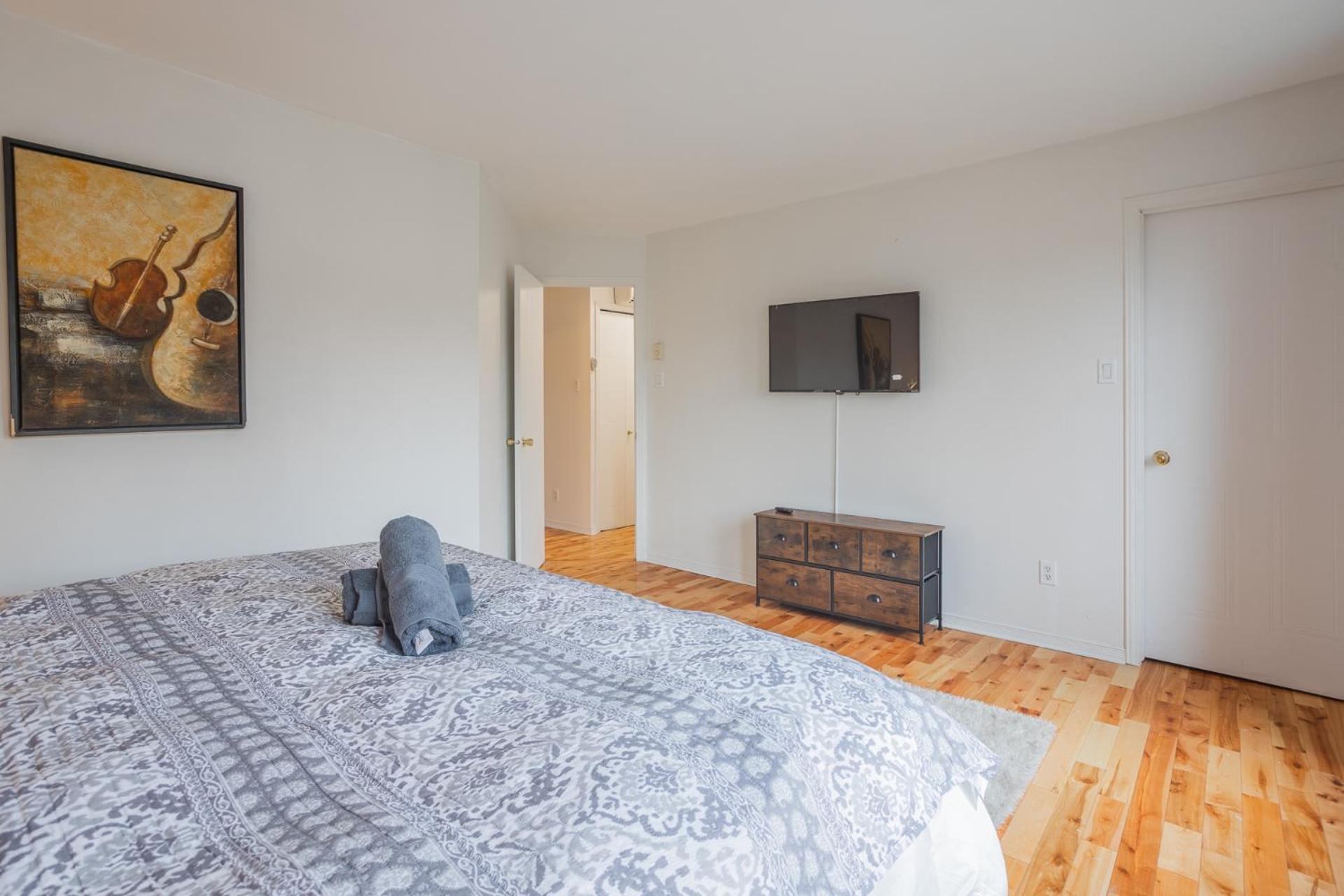 Amazing 4-bedrooms Montreal