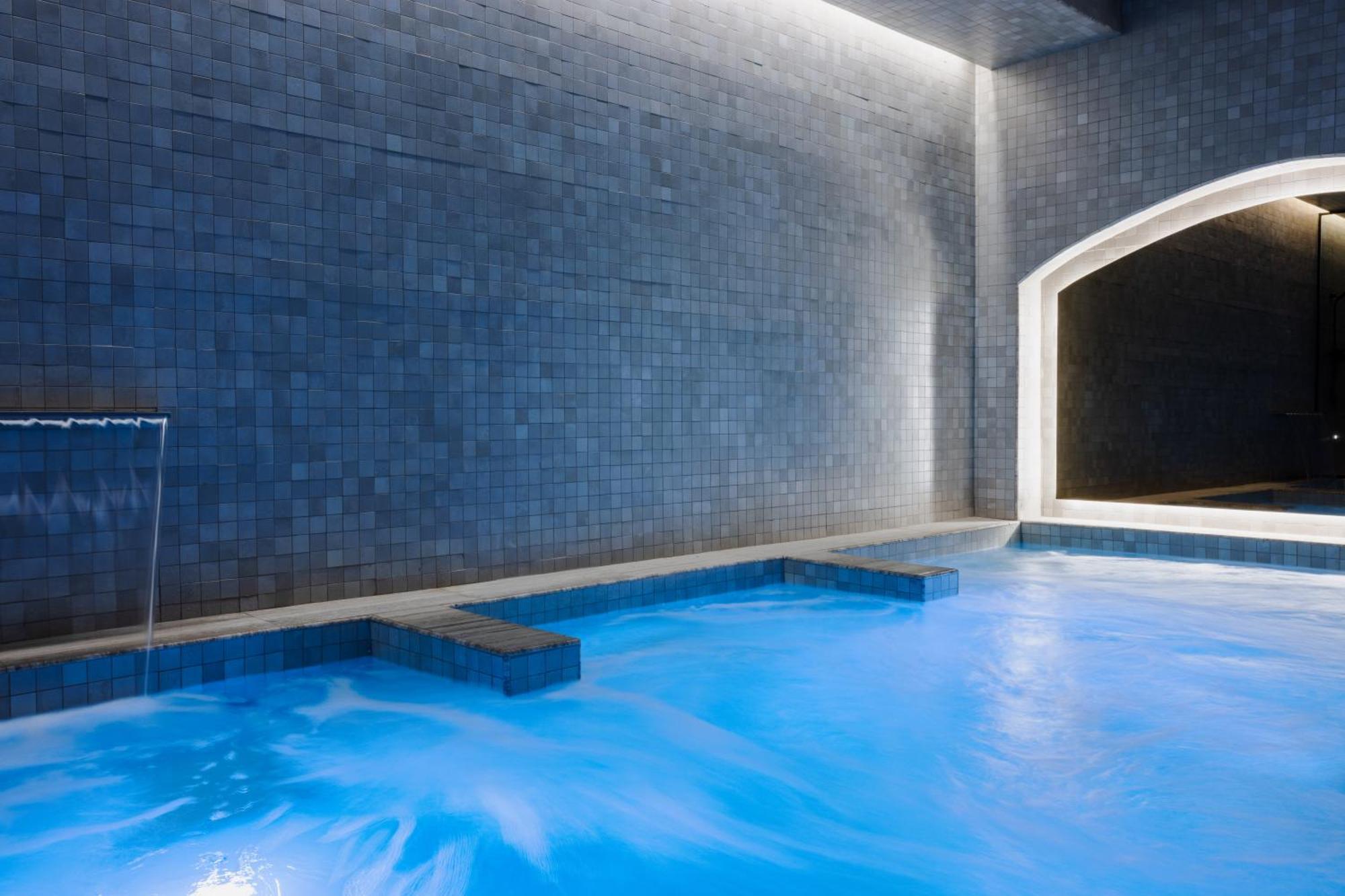 & Carre Saint-louis Inn 3*