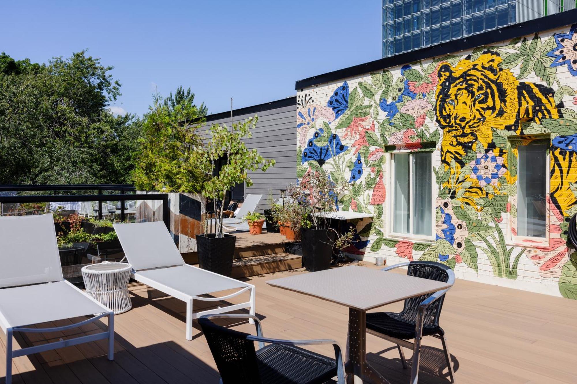 & Carre Saint-louis Inn 3*