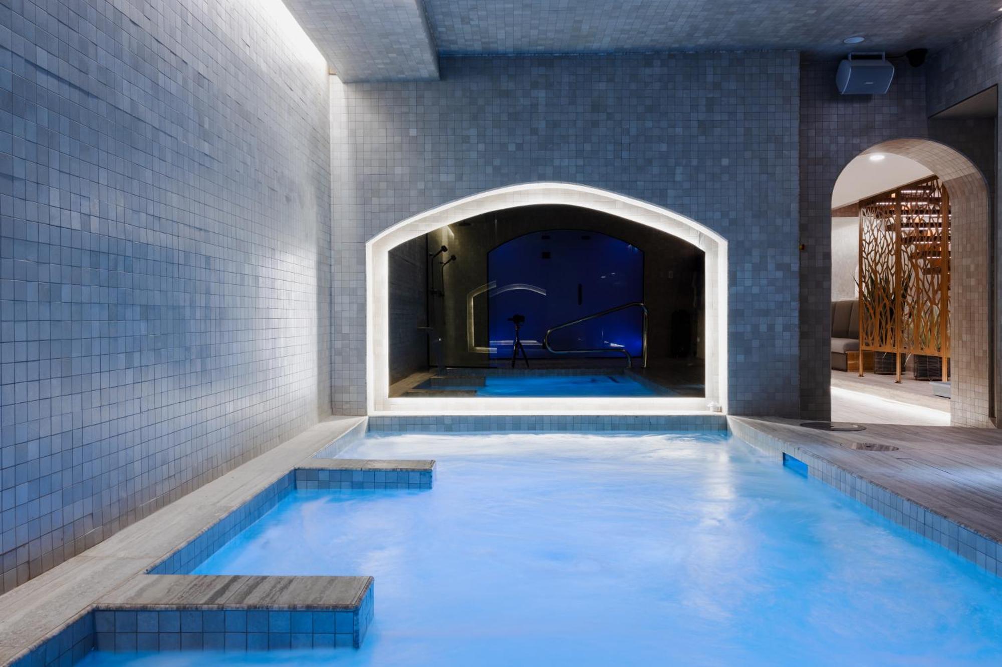& Carre Saint-louis Inn 3*