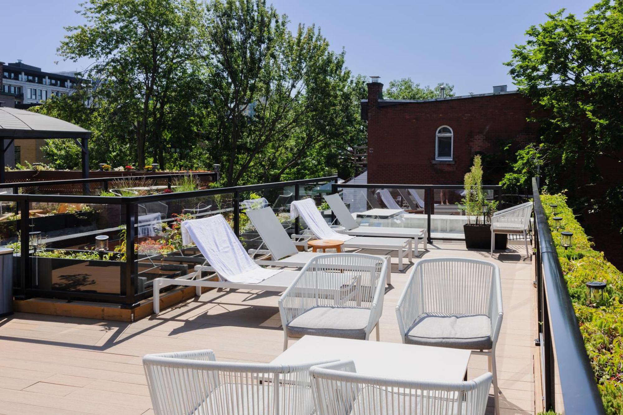 & Carre Saint-louis Inn 3*