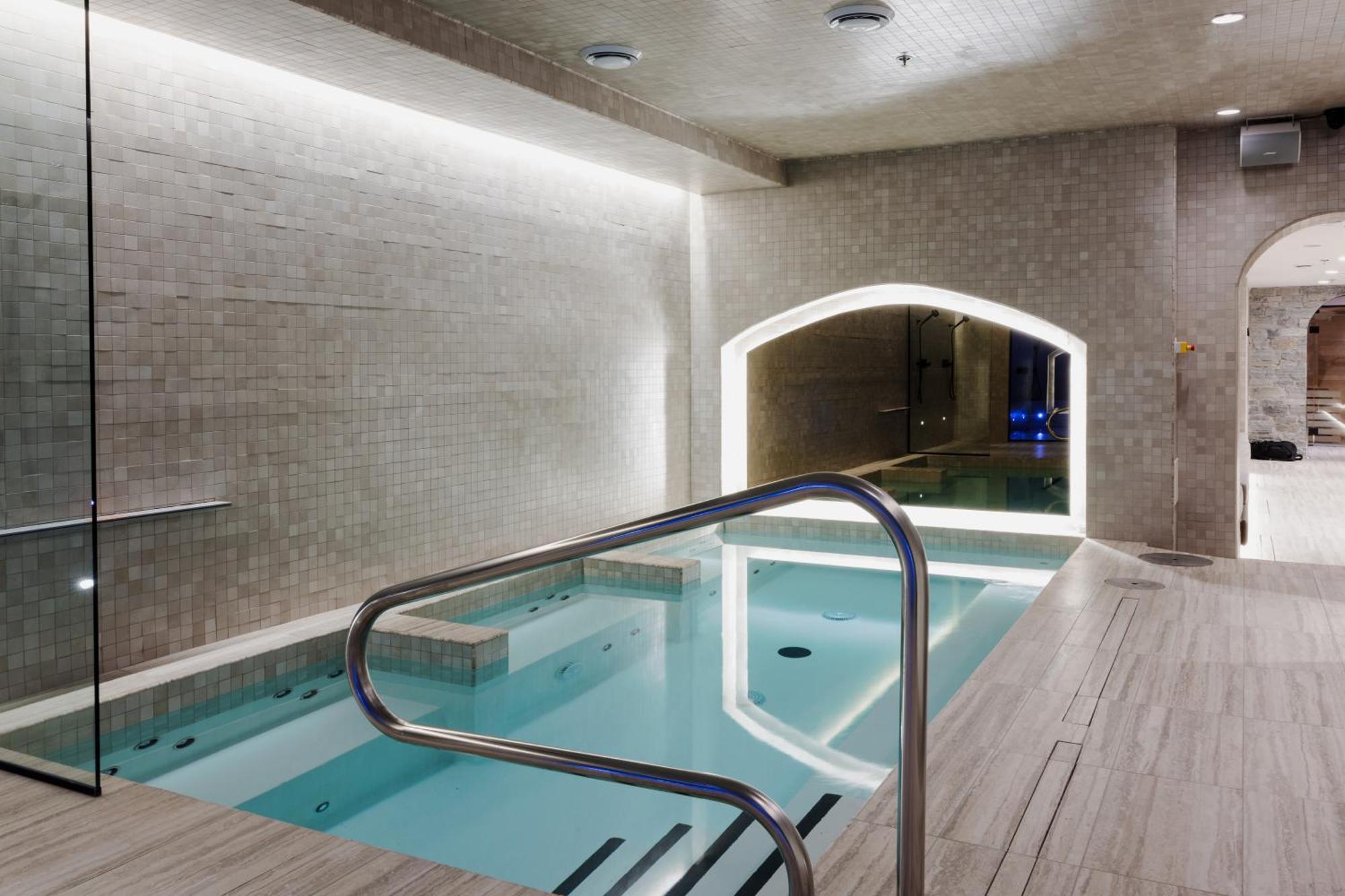 Inn & Carre Saint-louis 3*