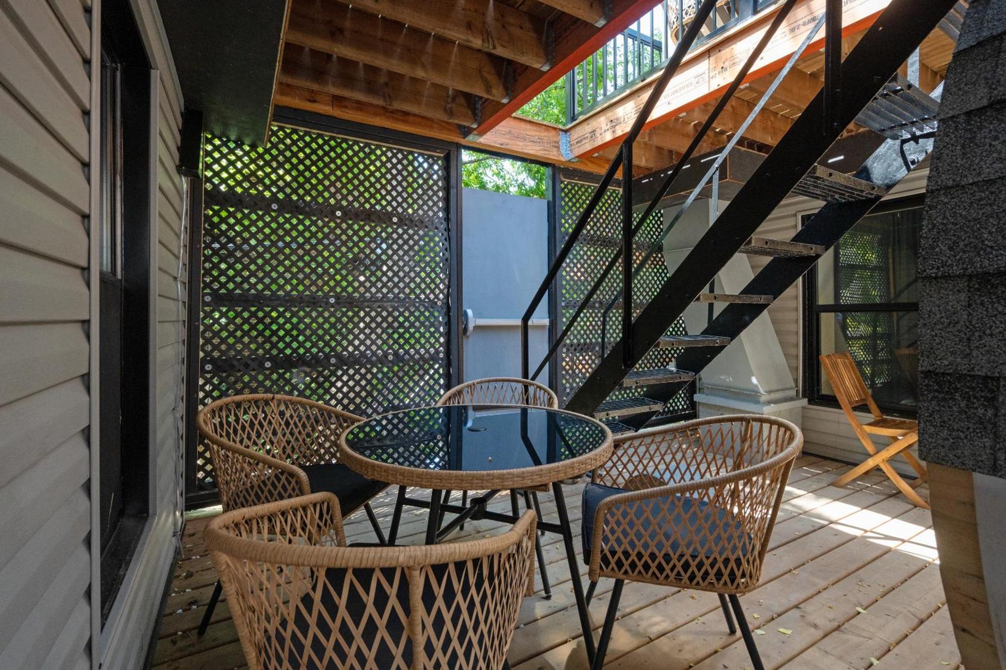 Les Suites Saint-laurent Apartment