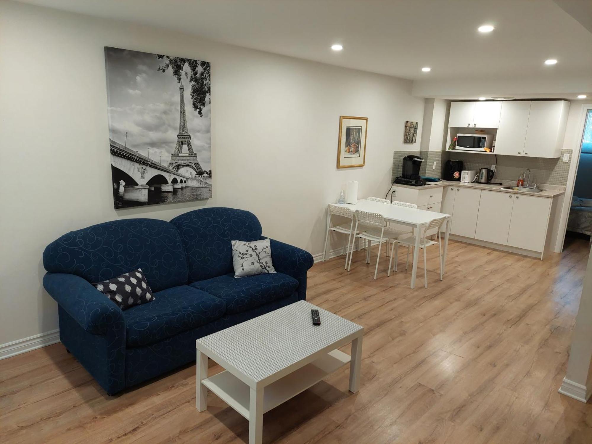 Spacious Basement One Bedroom Apartment, Wifi. * Montreal