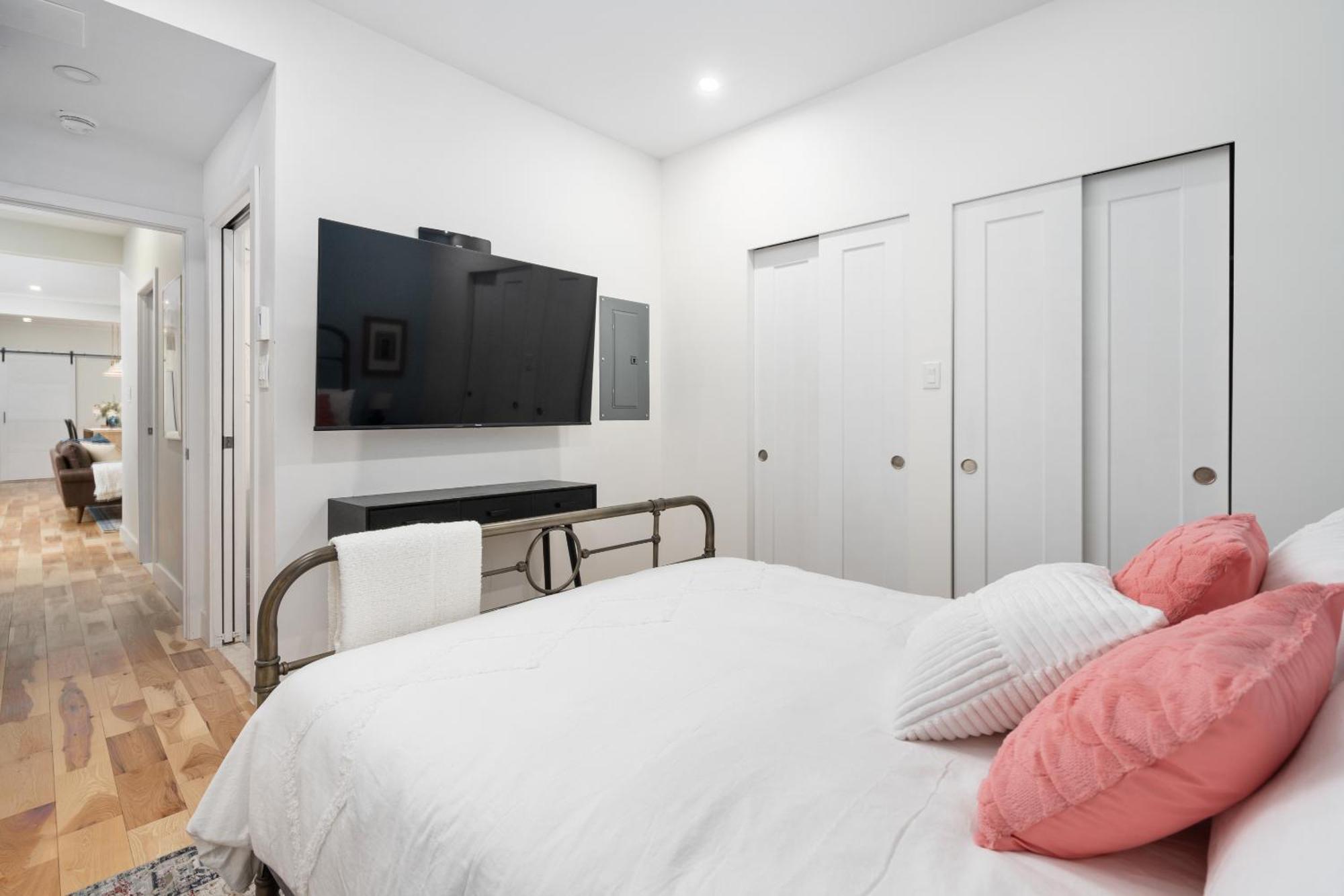 Les Suites Saint-laurent Apartment Montreal