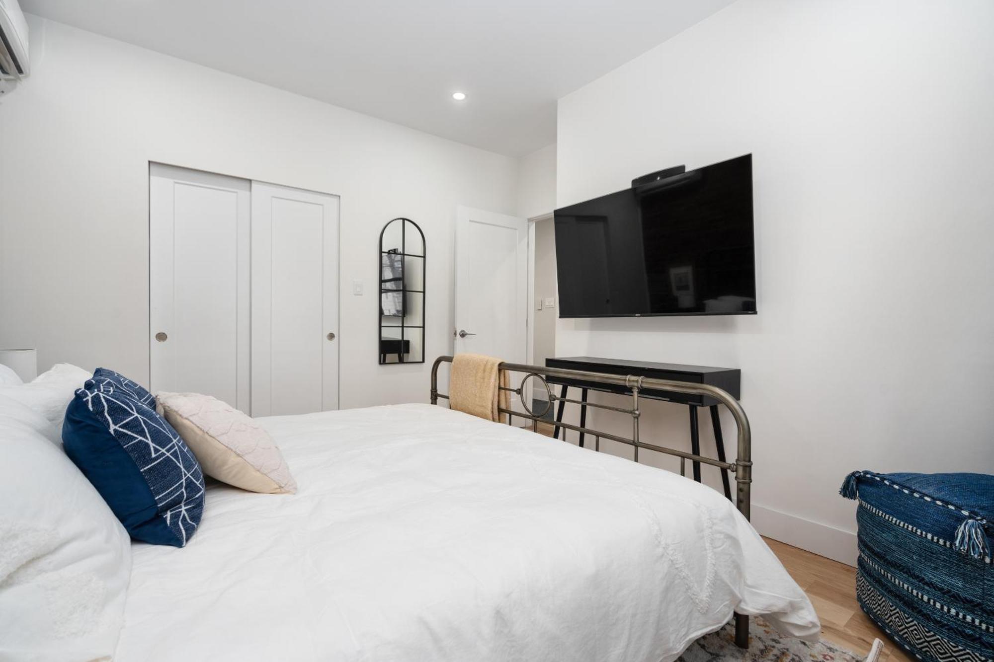 Les Suites Saint-laurent Apartment Montreal
