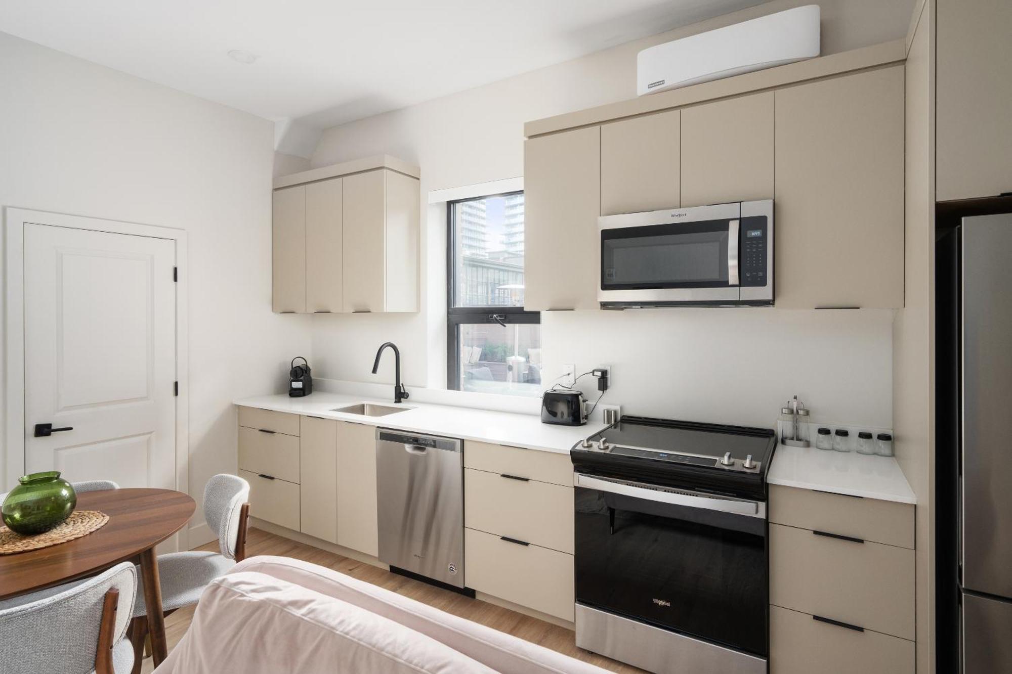 Young- Griffintown Apartment Montreal