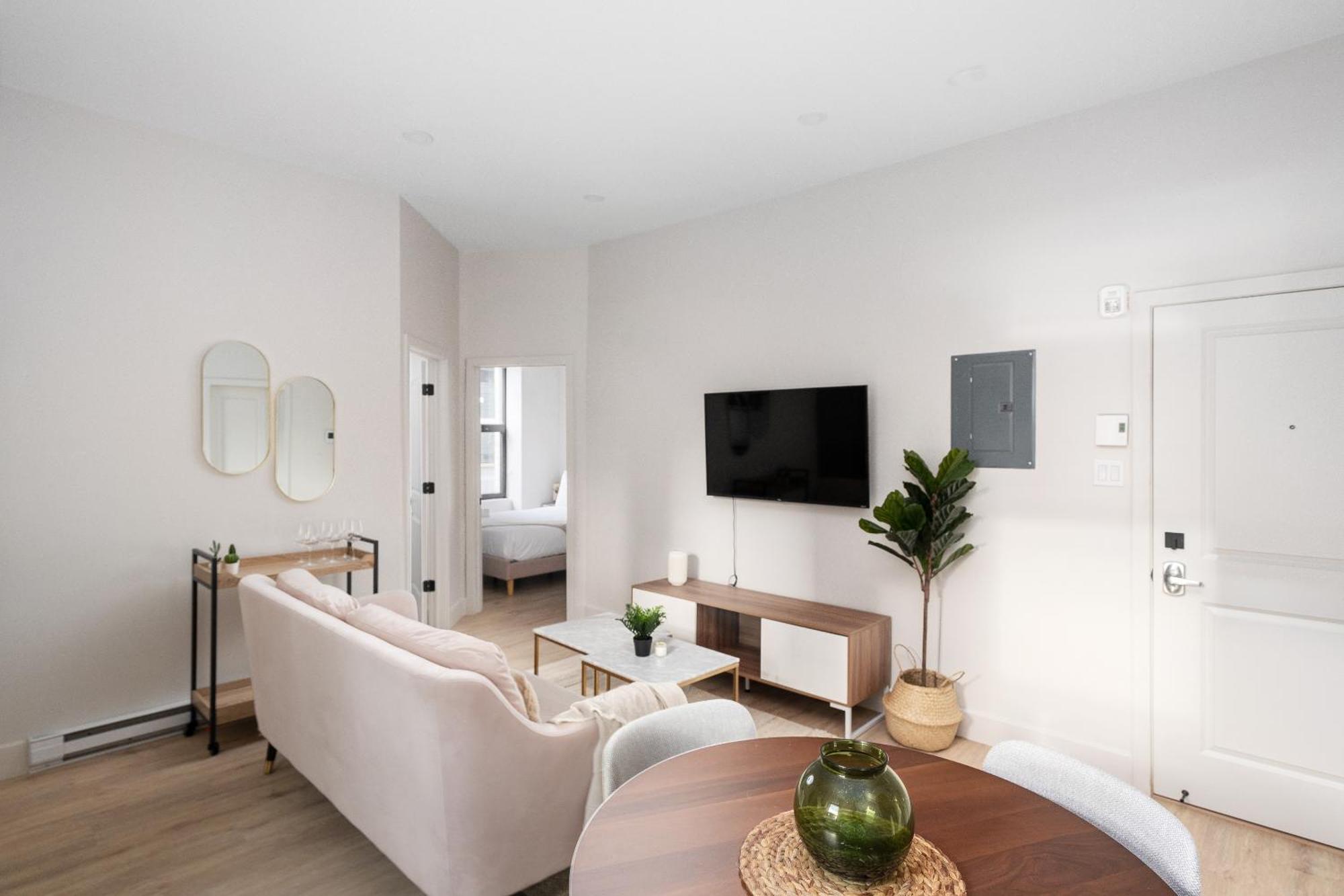 Apartment Young- Griffintown Montreal