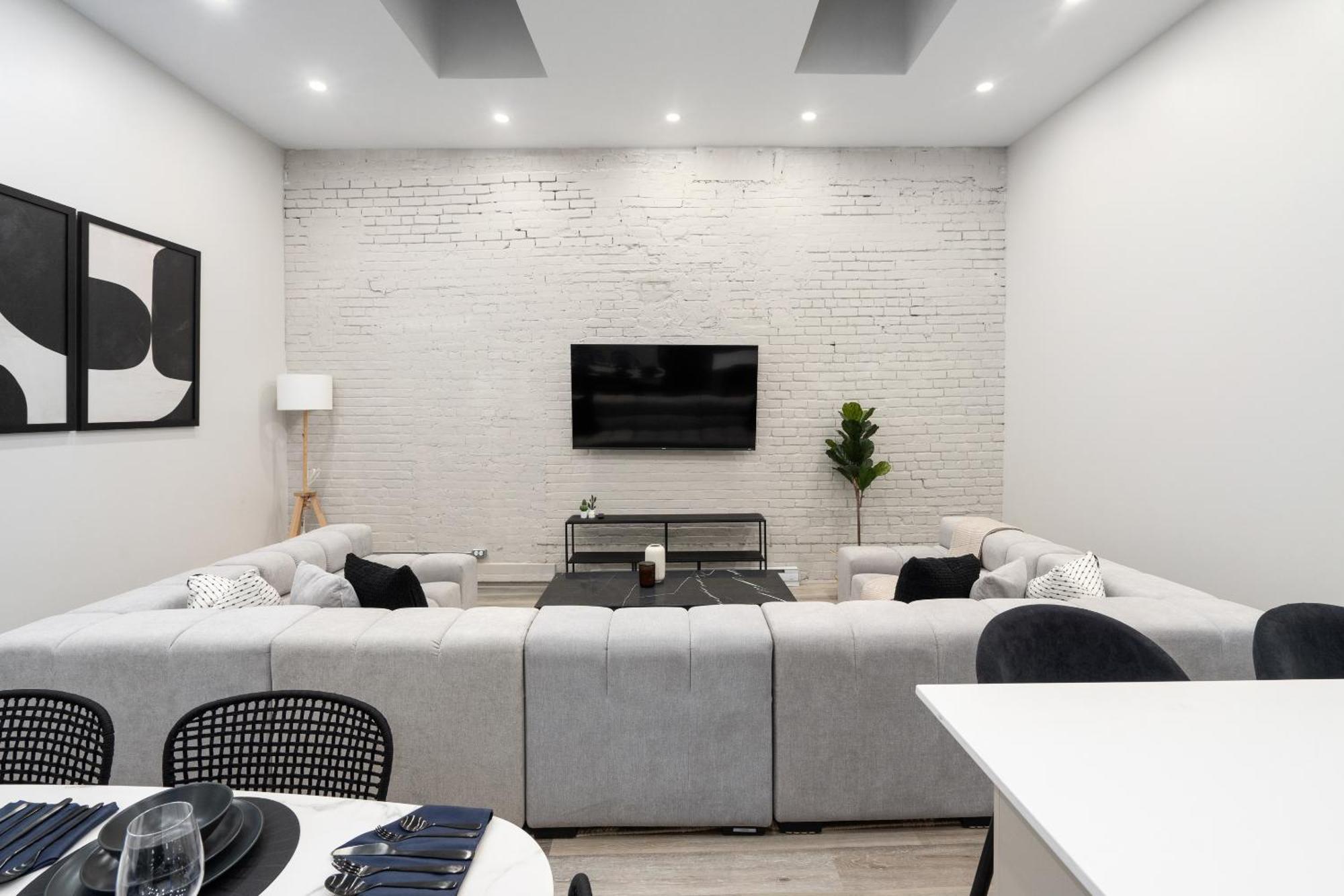 Young- Griffintown Apartment Montreal