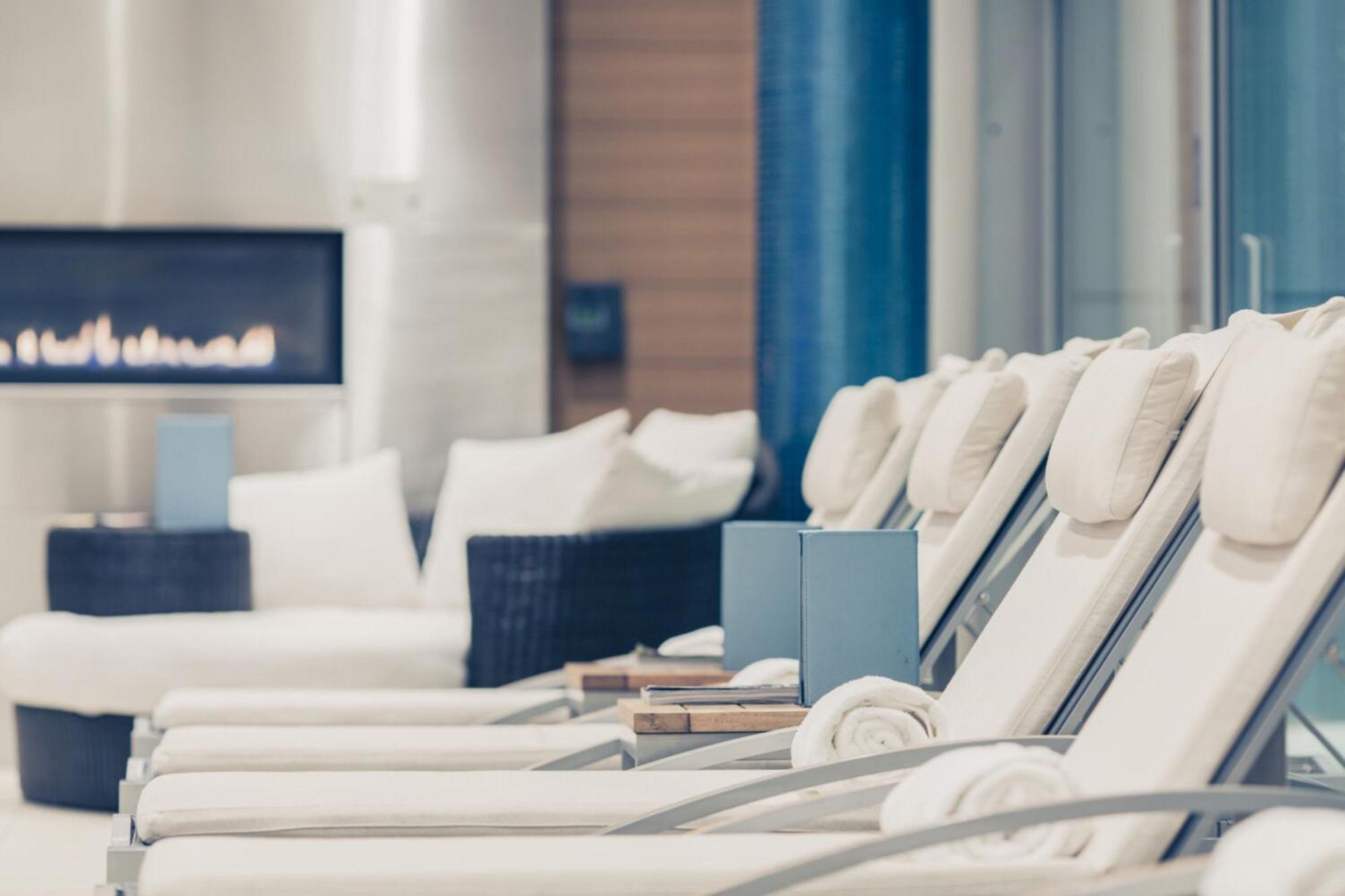 The Ritz-carlton,