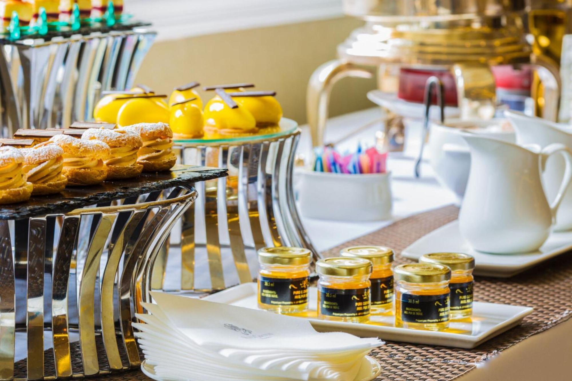 The Ritz-carlton, Hotel Montreal