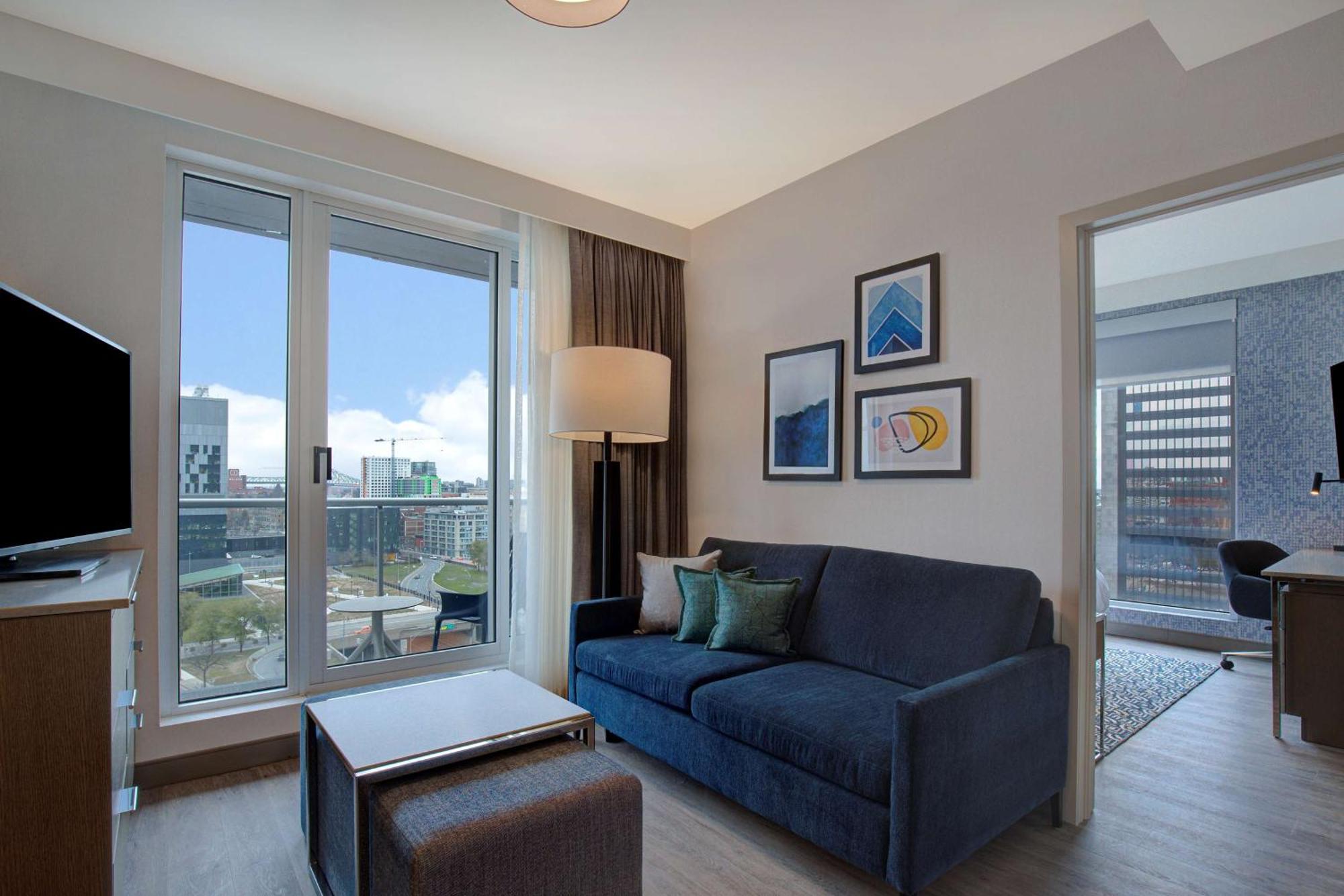 Hotel Homewood By Hilton Downtown