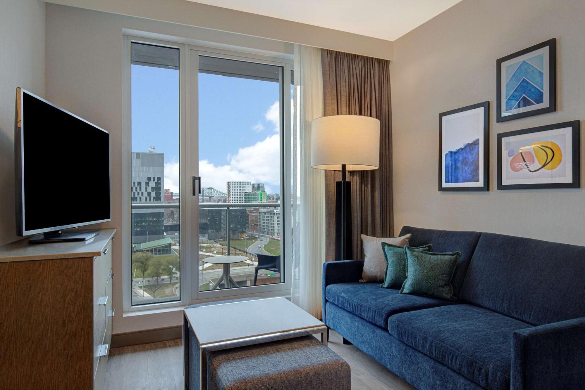 Hotel Homewood By Hilton Downtown