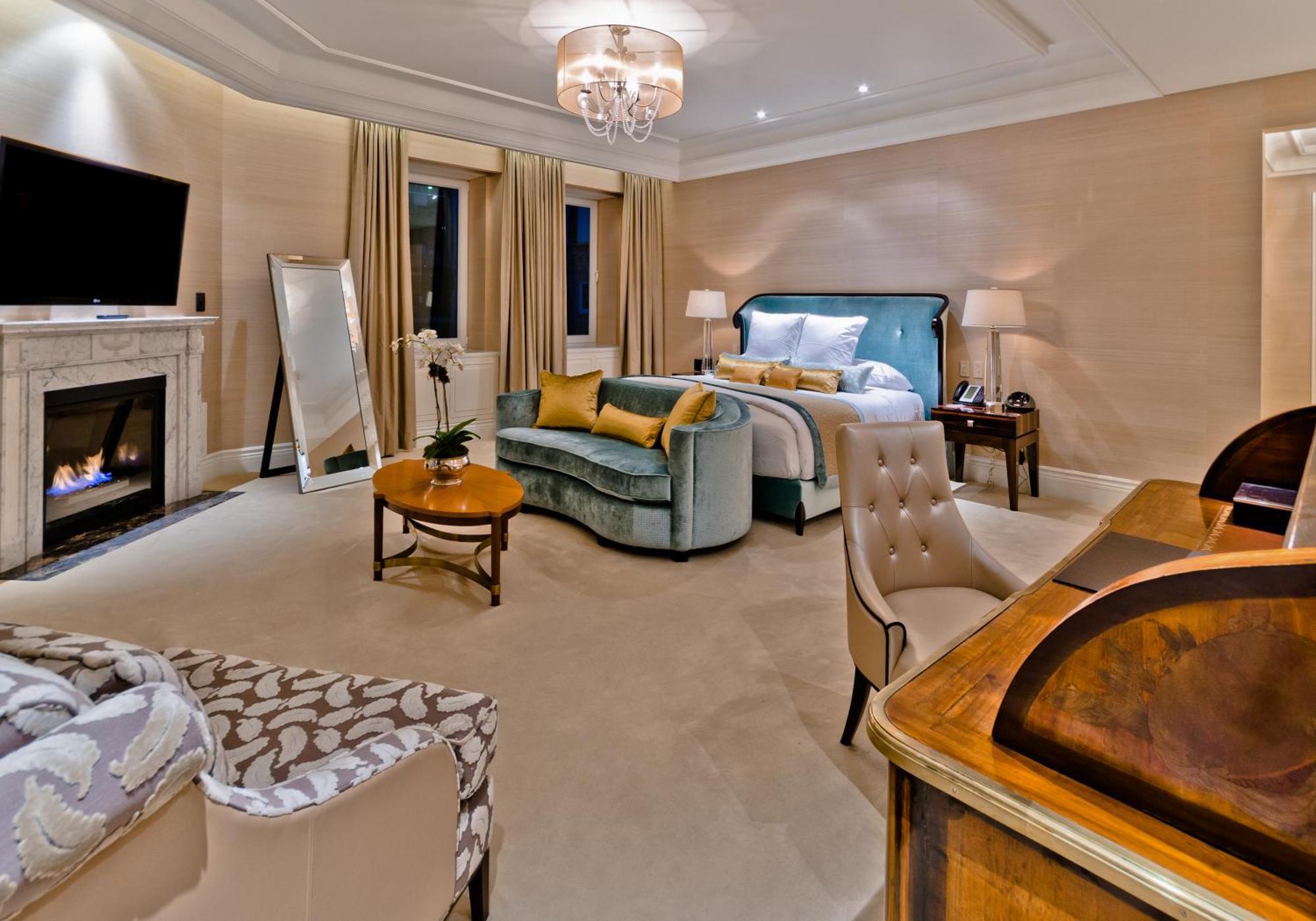The Ritz-carlton, Hotel 5*