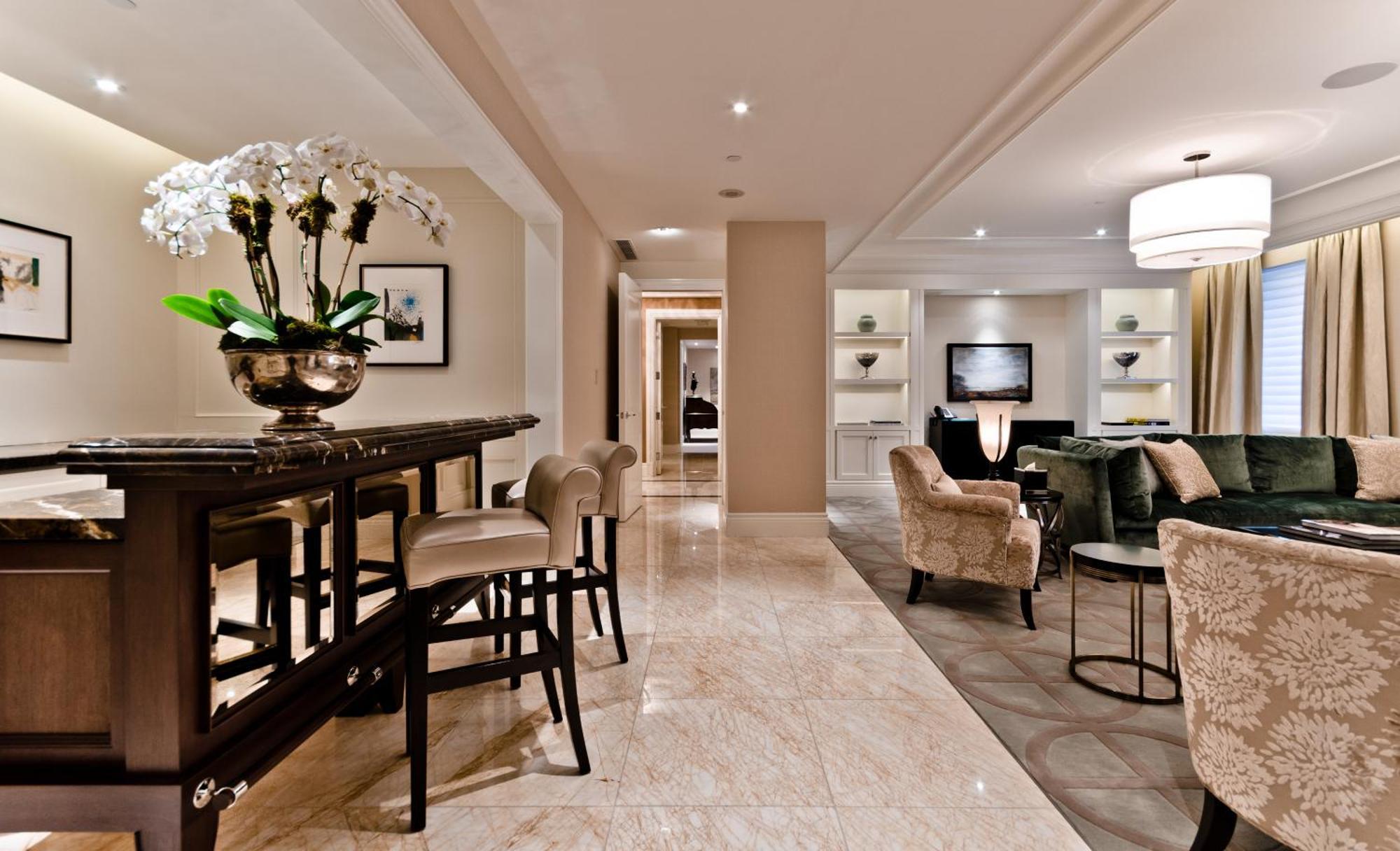 The Ritz-carlton, Hotel