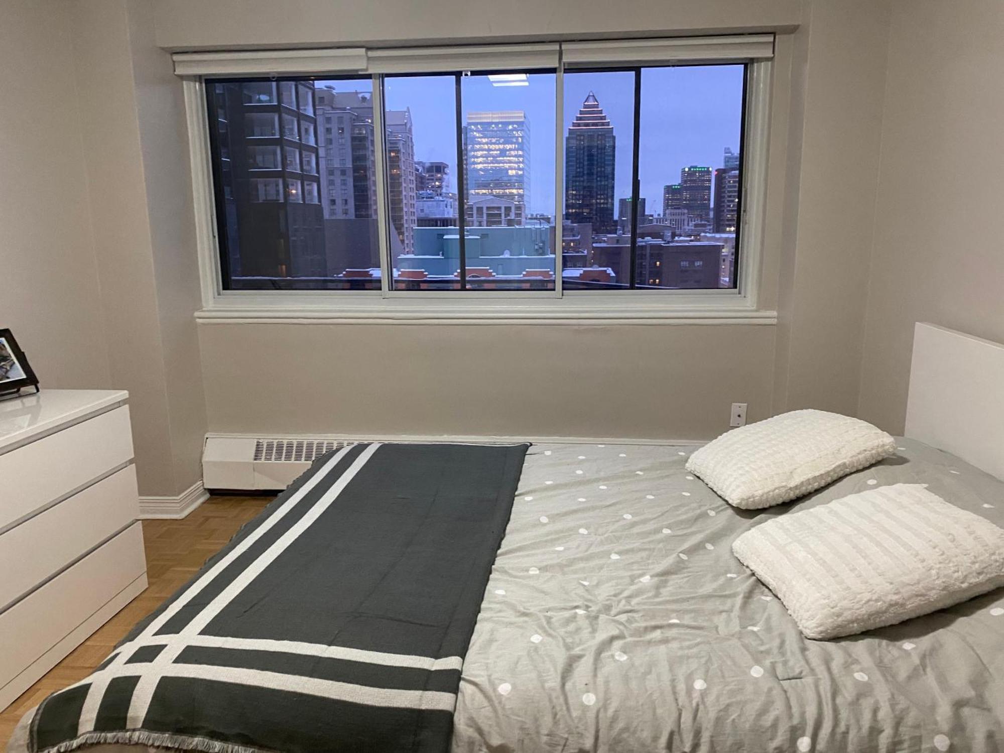 House Crescent Apartment Montreal
