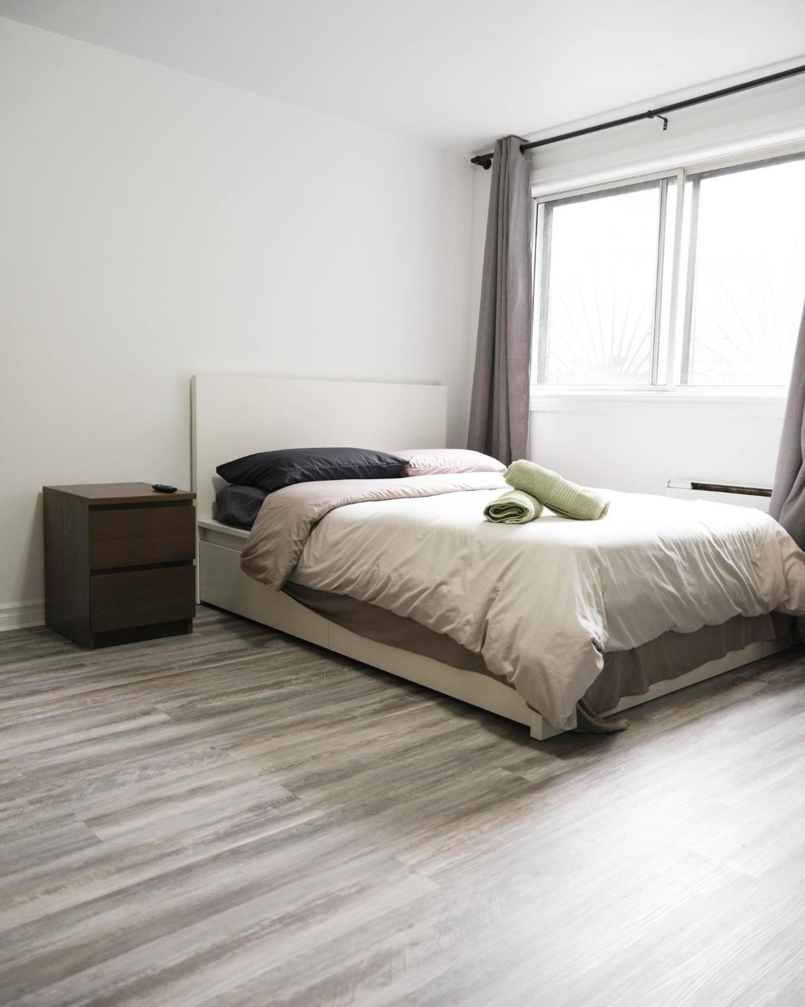 Apartment Studio With 1 Bed - 242 *