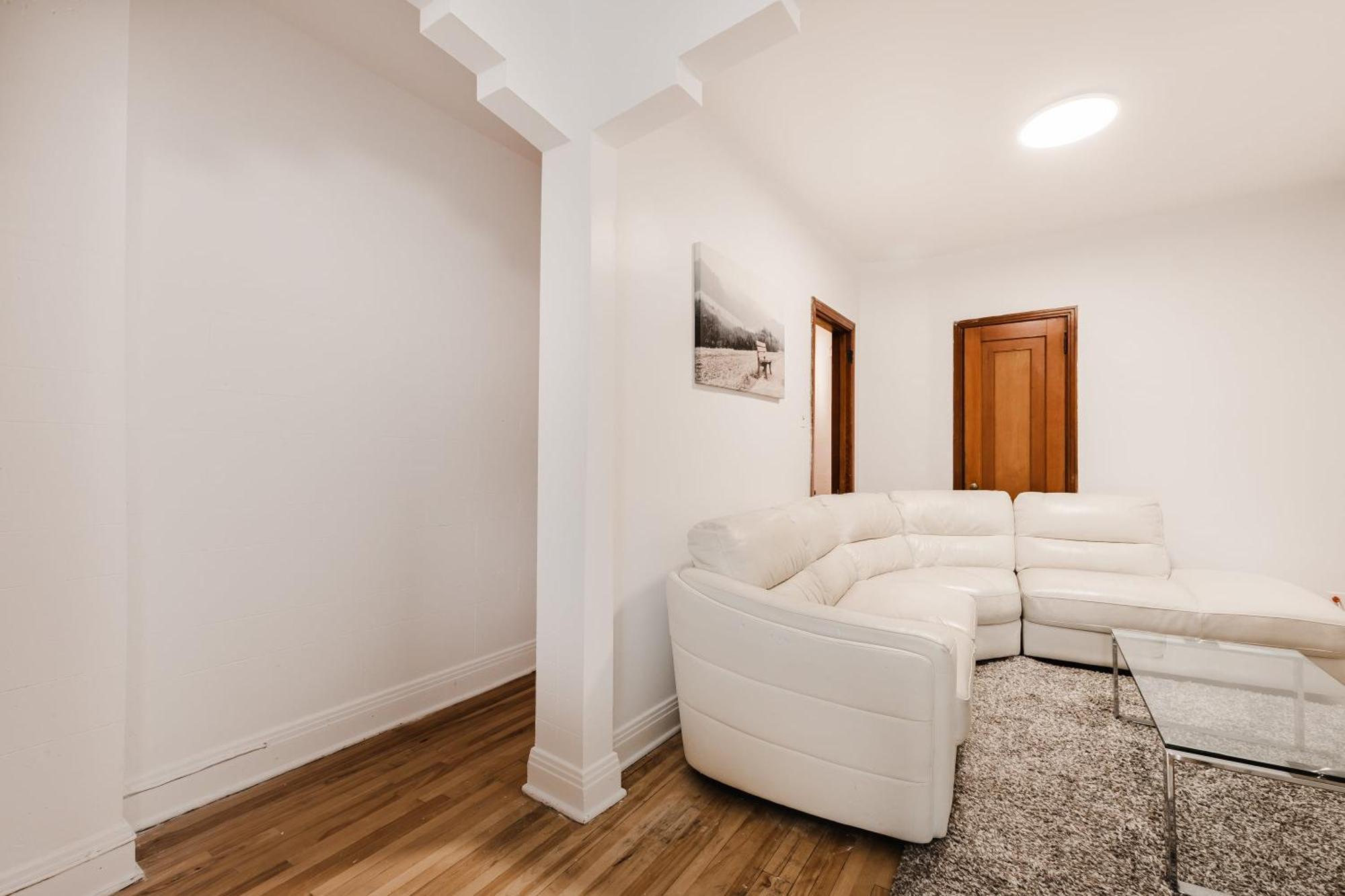 Apartment One Bedroom With Balcony - 2159-03 *