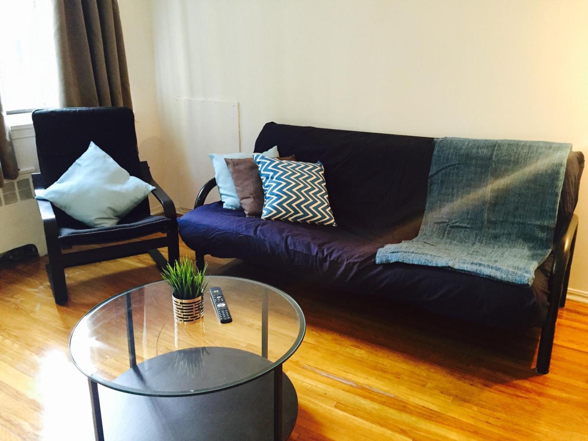 Stylish Apartment: Comfortable In The Golden Square Mile Apartment Montreal