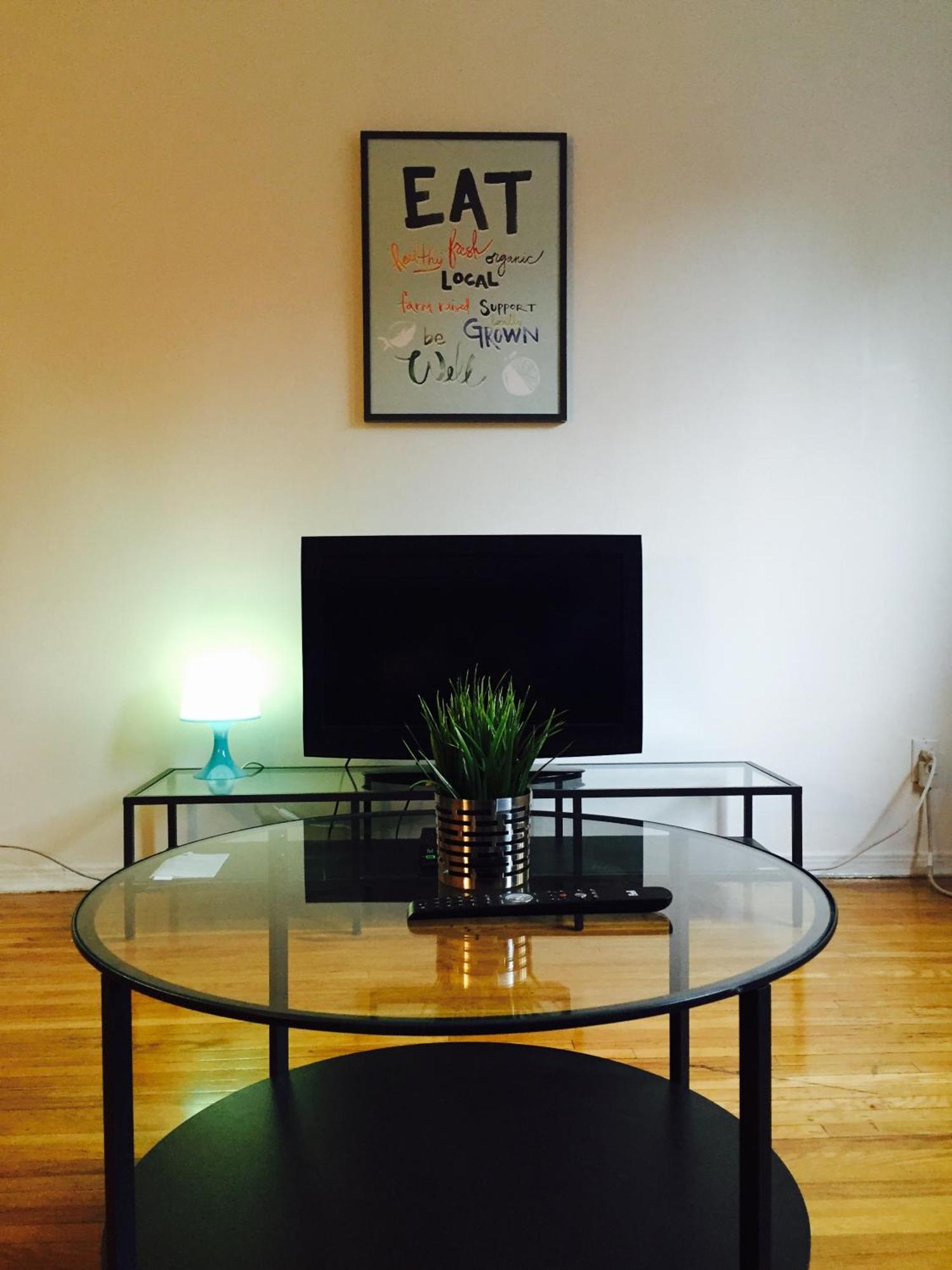 Stylish Apartment: Comfortable In The Golden Square Mile Apartment *