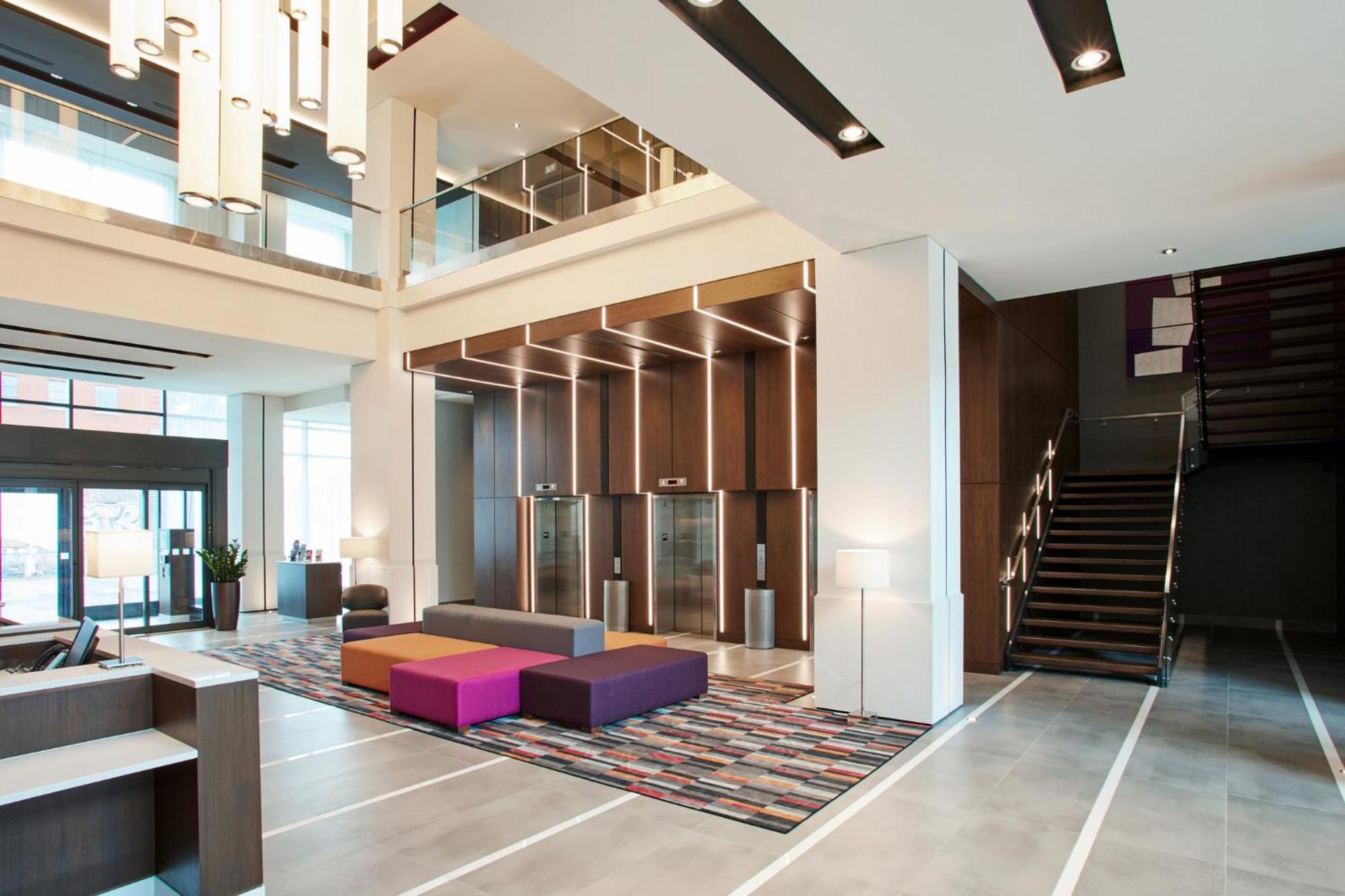 Hotel Holiday Inn Hotel & Suites - Montreal Centre-Ville Ouest By Ihg 4*