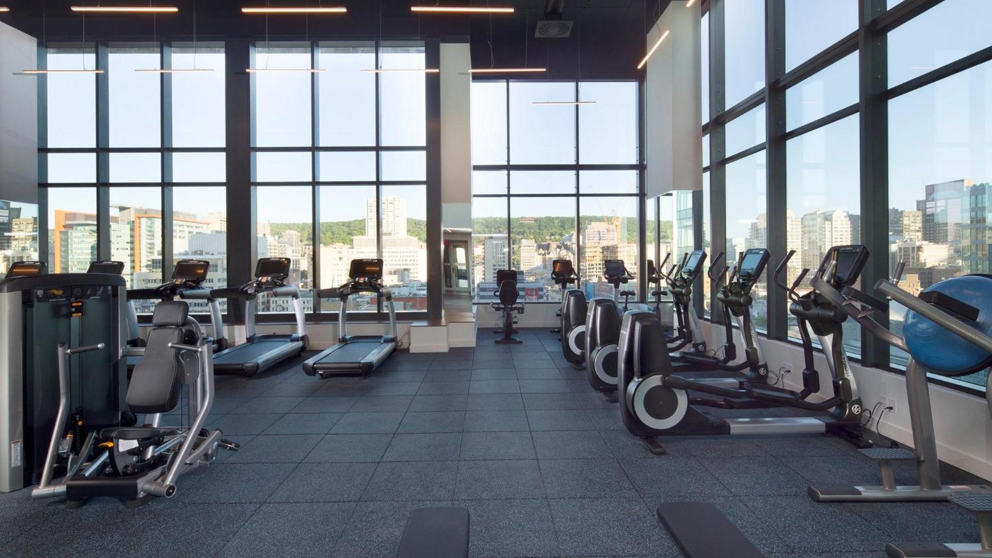 Holiday Inn Hotel & Suites - Montreal Centre-Ville Ouest By Ihg 4*