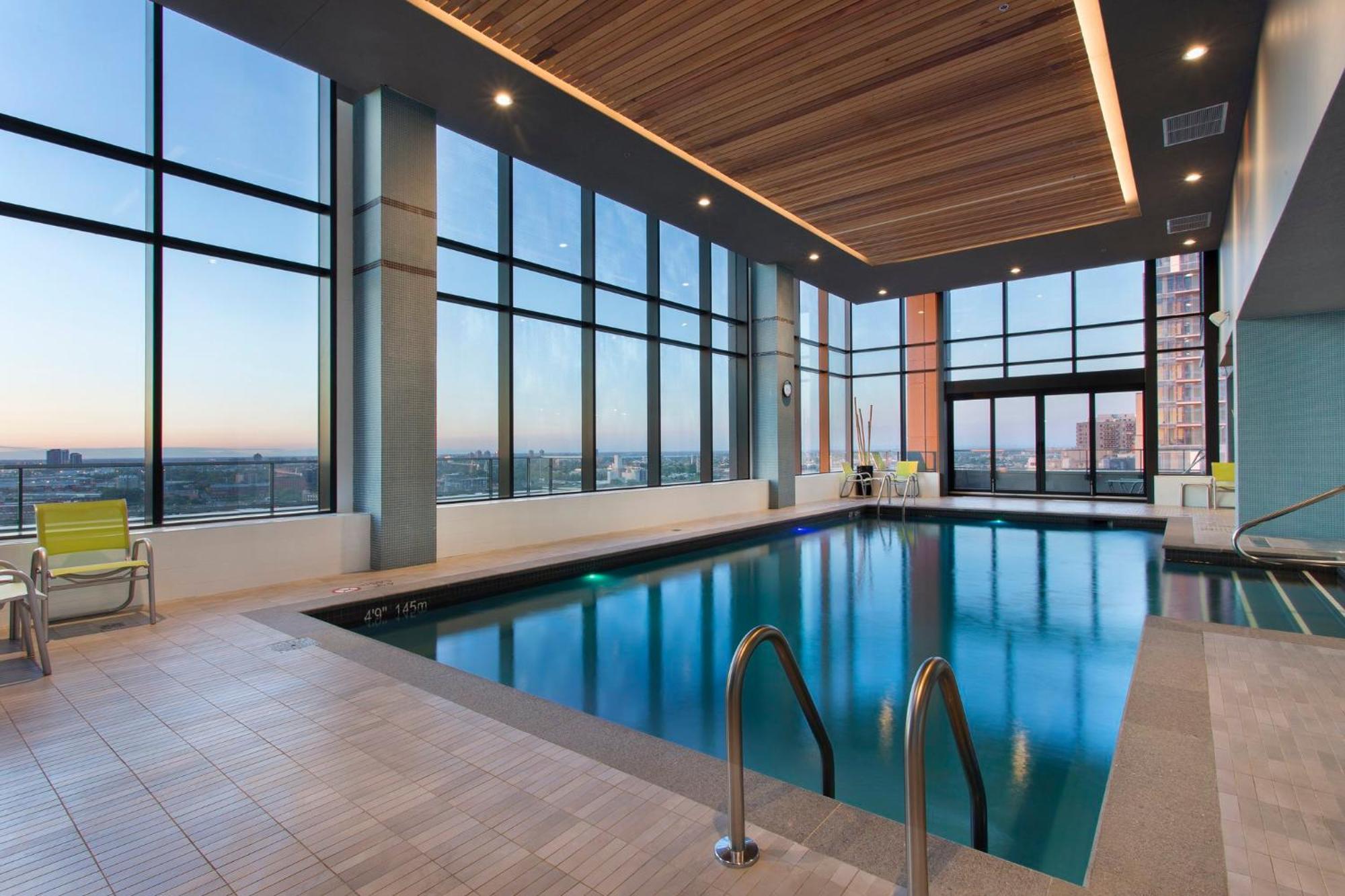 Holiday Inn Hotel & Suites - Montreal Centre-Ville Ouest By Ihg Hotel 4*