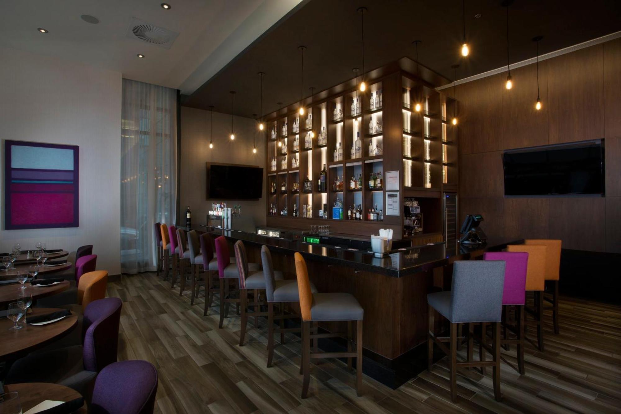Holiday Inn Hotel & Suites - Montreal Centre-Ville Ouest By Ihg 4* Montreal