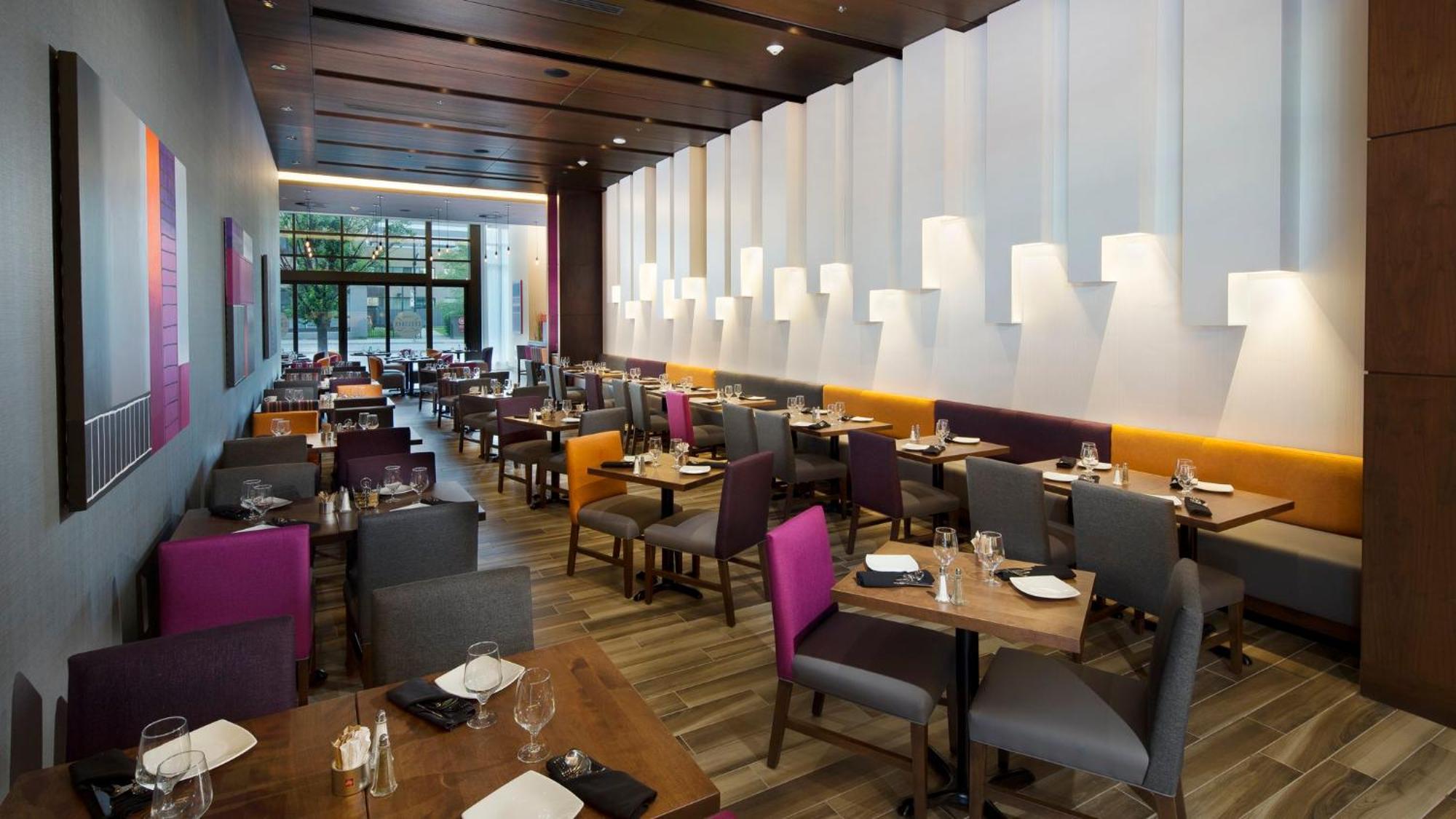 Holiday Inn Hotel & Suites - Montreal Centre-Ville Ouest By Ihg Montreal